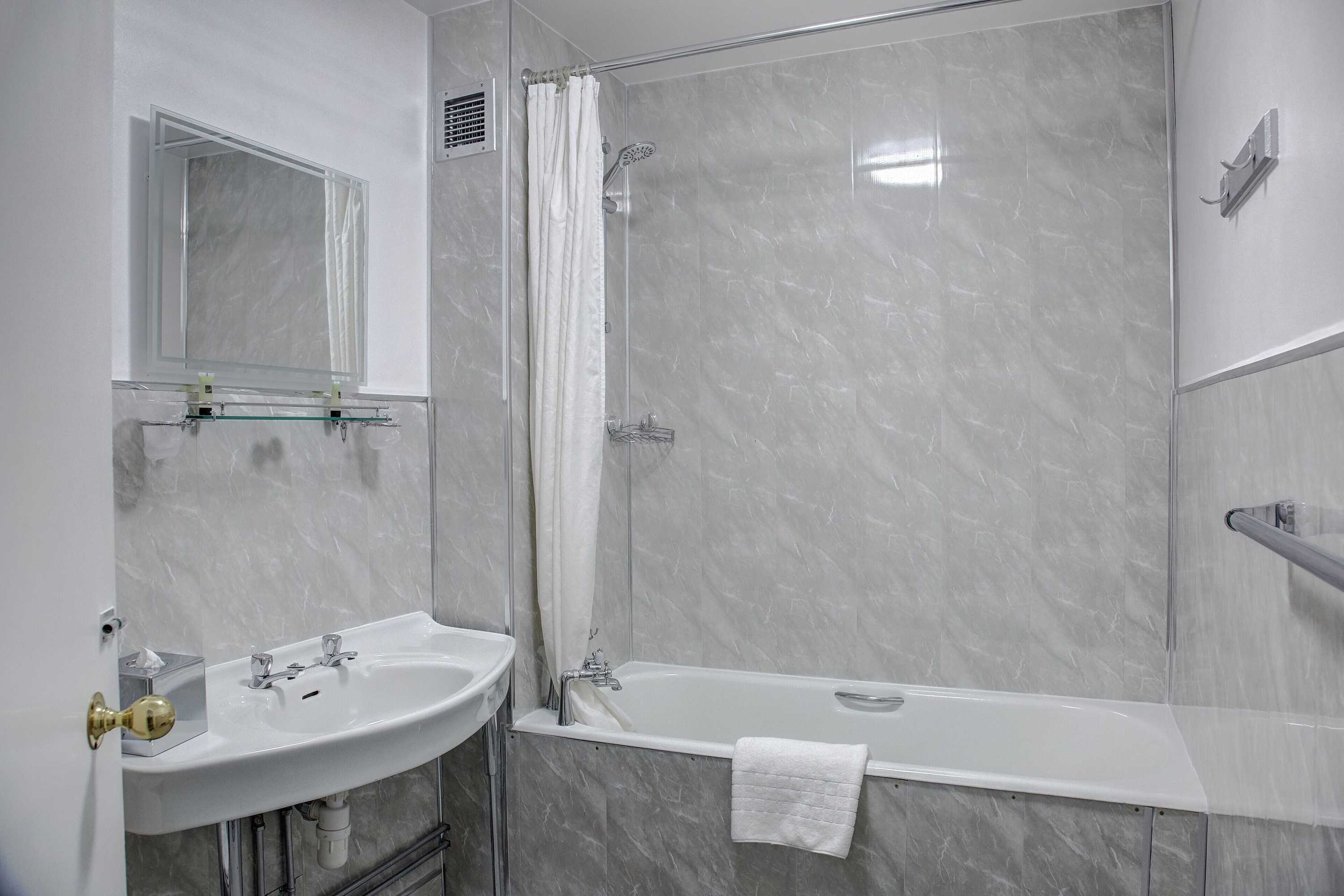 Gift card for Signorelli - Spacious And Welcoming One-Bedroom Halldis Apartment