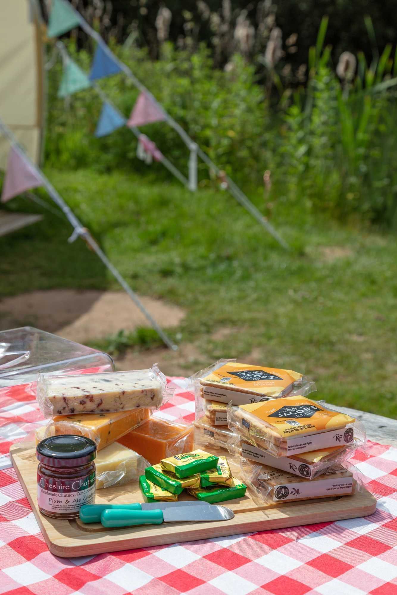 Gift card for Lloyds Meadow Glamping Delamere Chester Gift card for Lloyds Meadow Glamping Delamere Chester