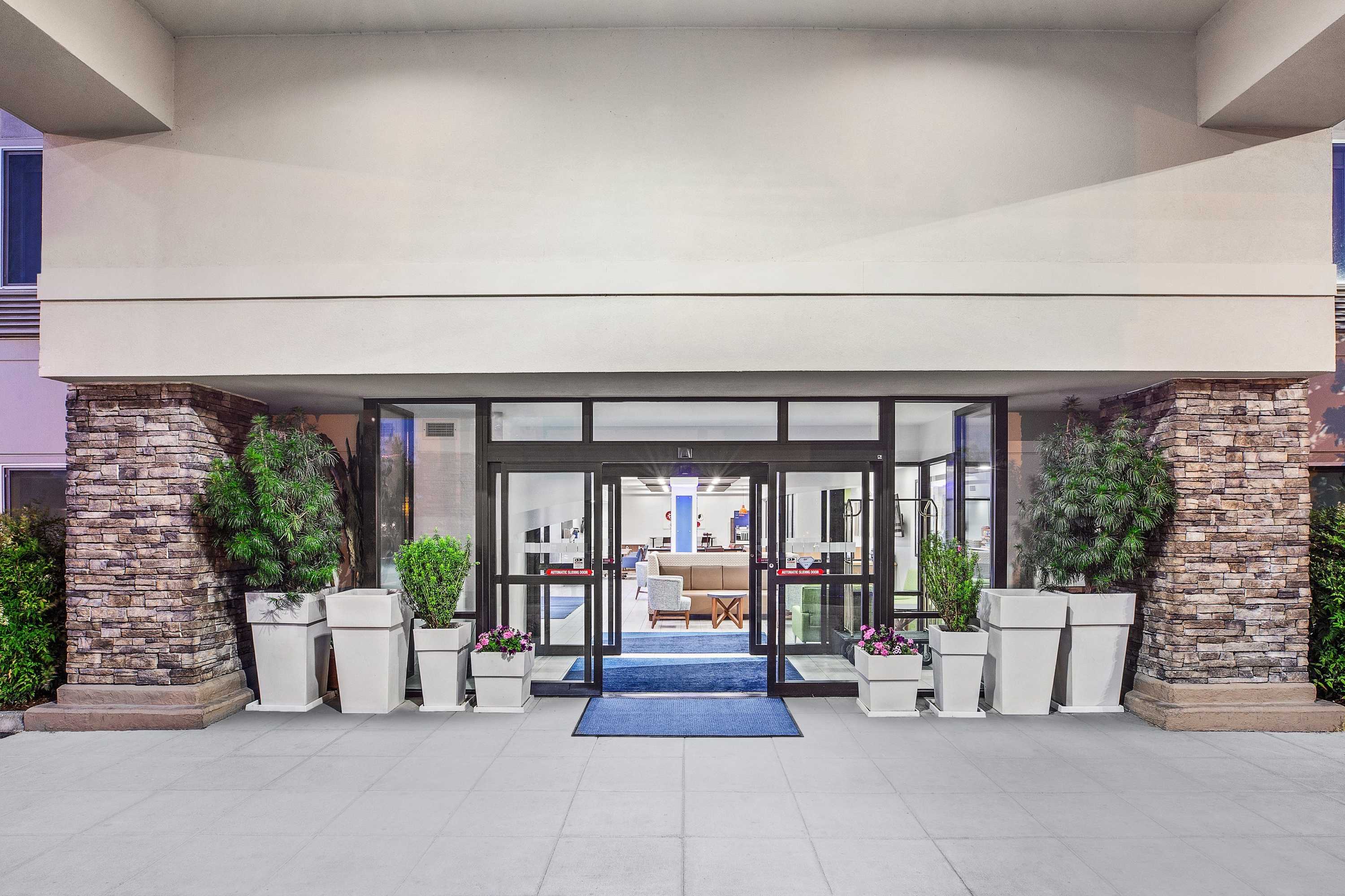 Gift card for Holiday Inn Express & Suites Tacoma by Ihg Gift card for Holiday Inn Express & Suites Tacoma by Ihg