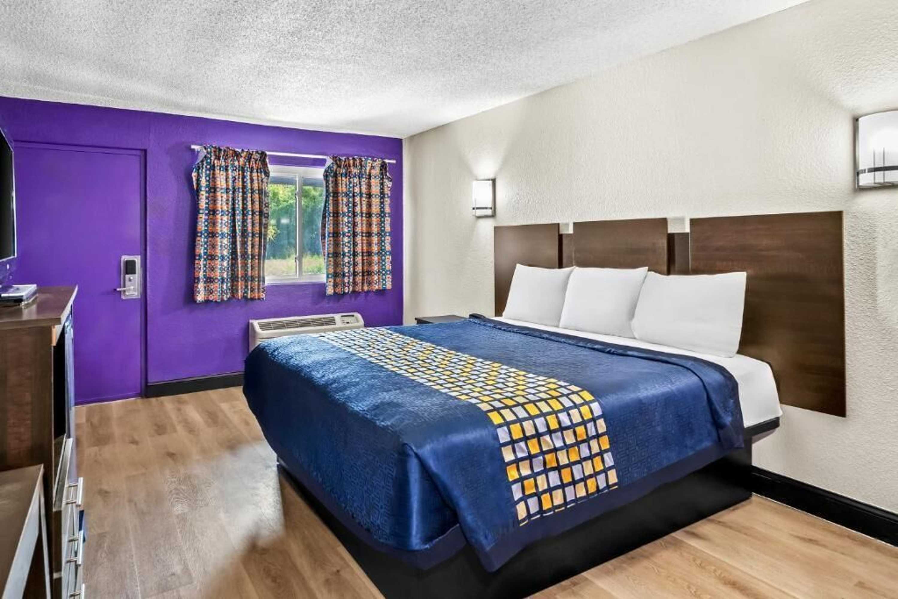 Gift card for Red Carpet Inn & Suites