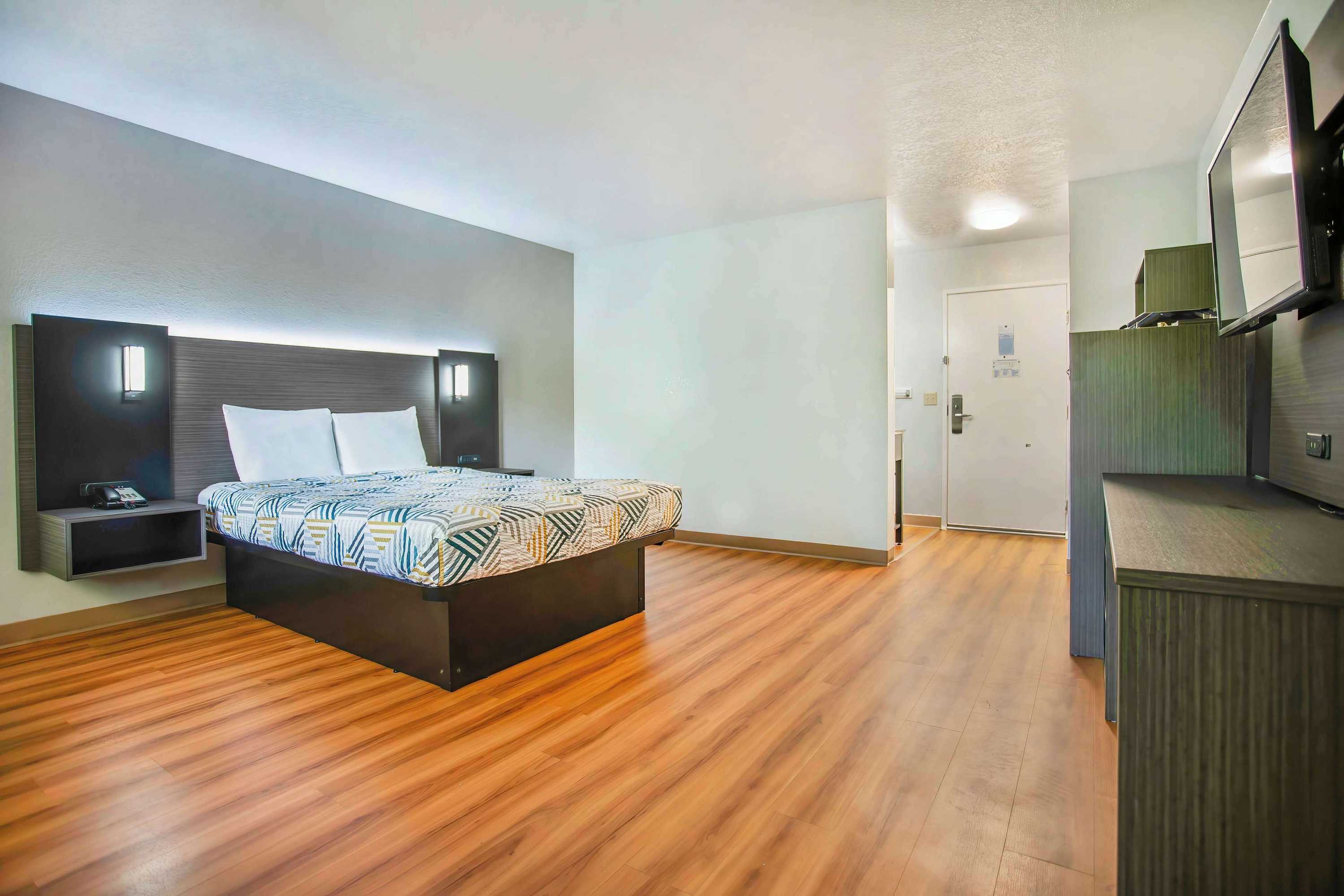 Gift card for Motel 6 Gresham, OR - Portland