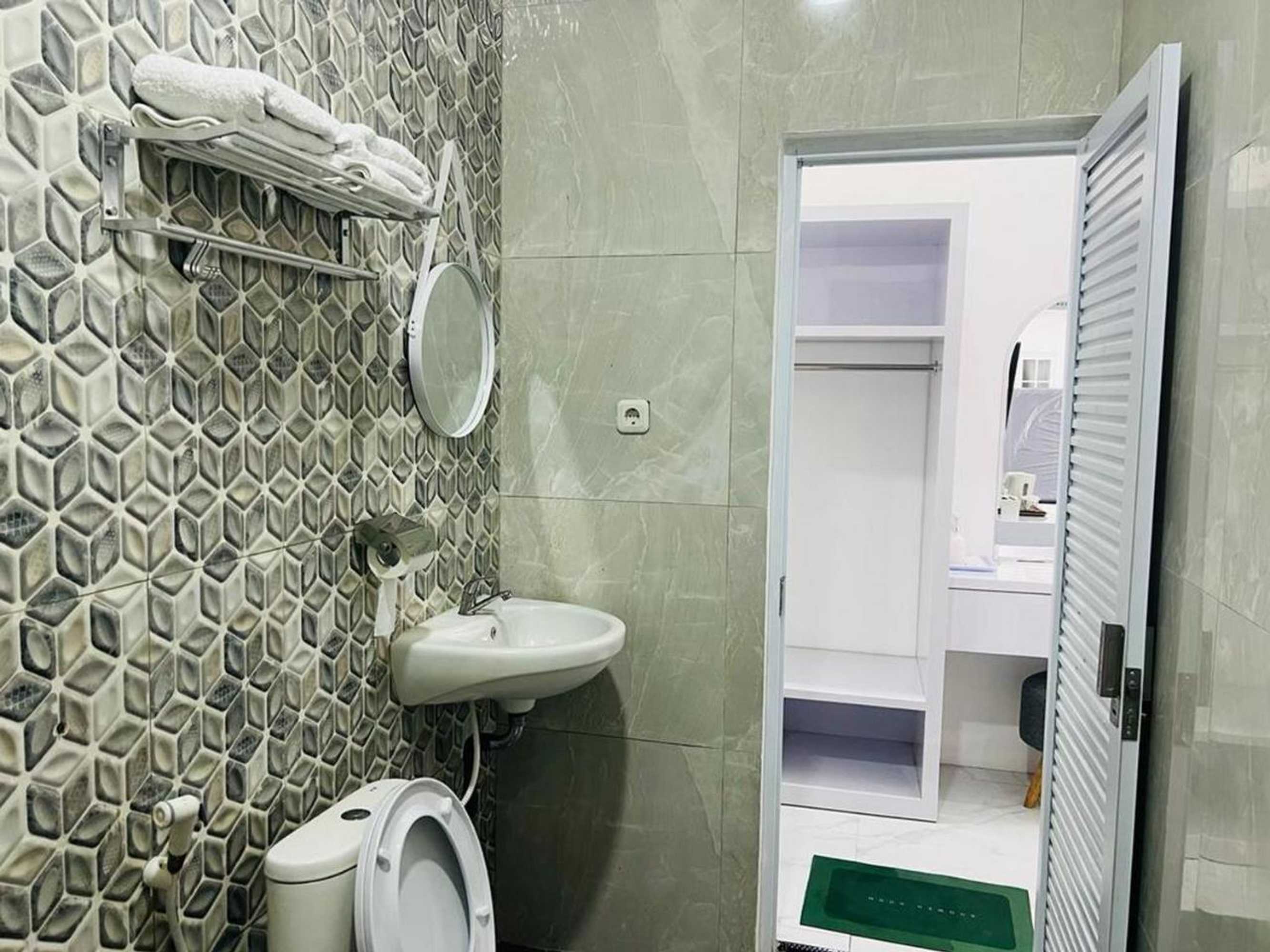 Gift card for Urbanview Hotel Nimara Ngawi by Reddoorz