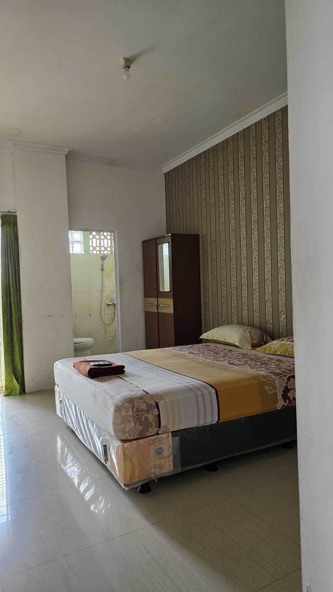 Gift card for Oyo 338 Guest House Omah Manahan Syariah Gift card for Oyo 338 Guest House Omah Manahan Syariah