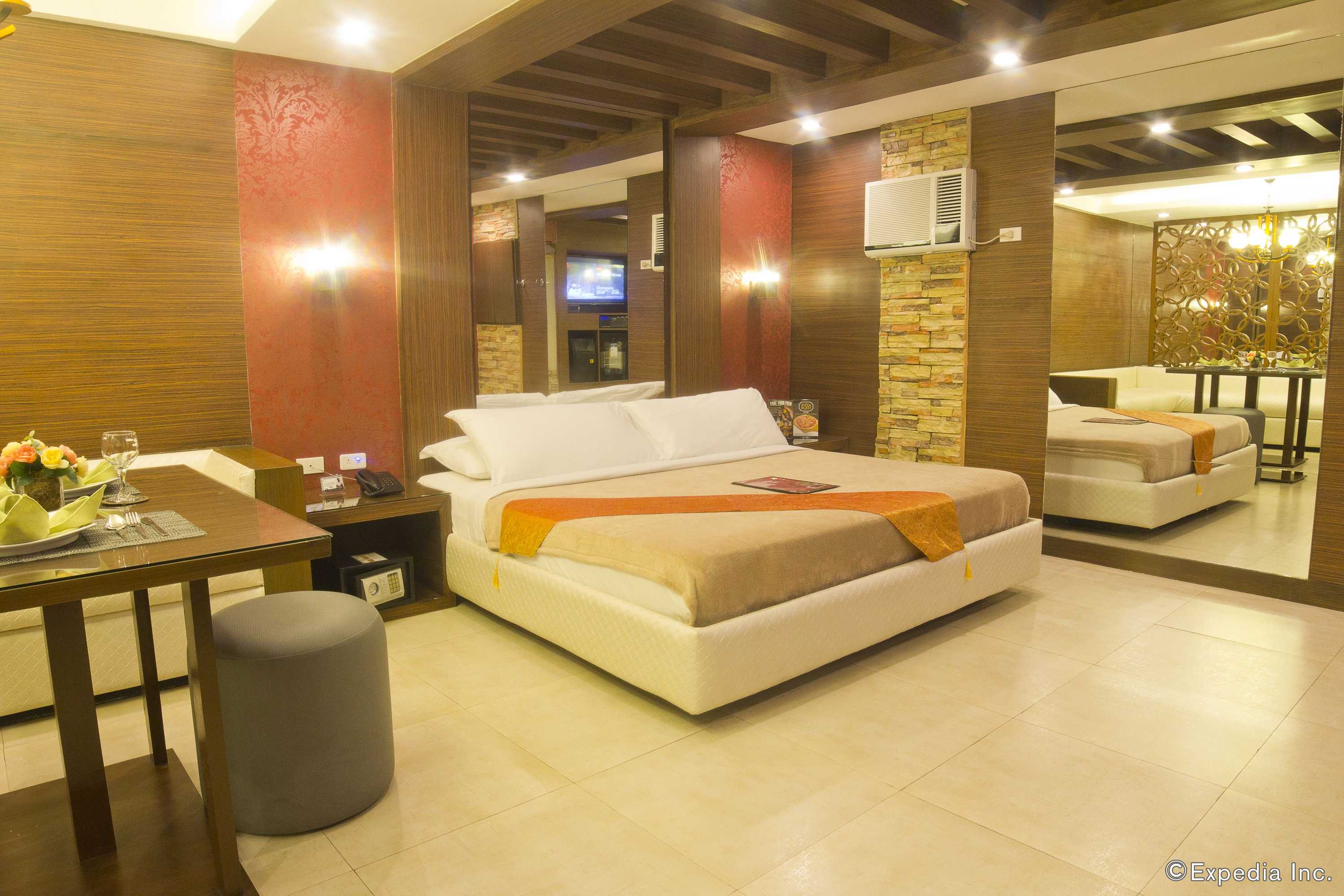 Gift card for Victoria Court Las Piñas Gift card for Victoria Court Las Piñas