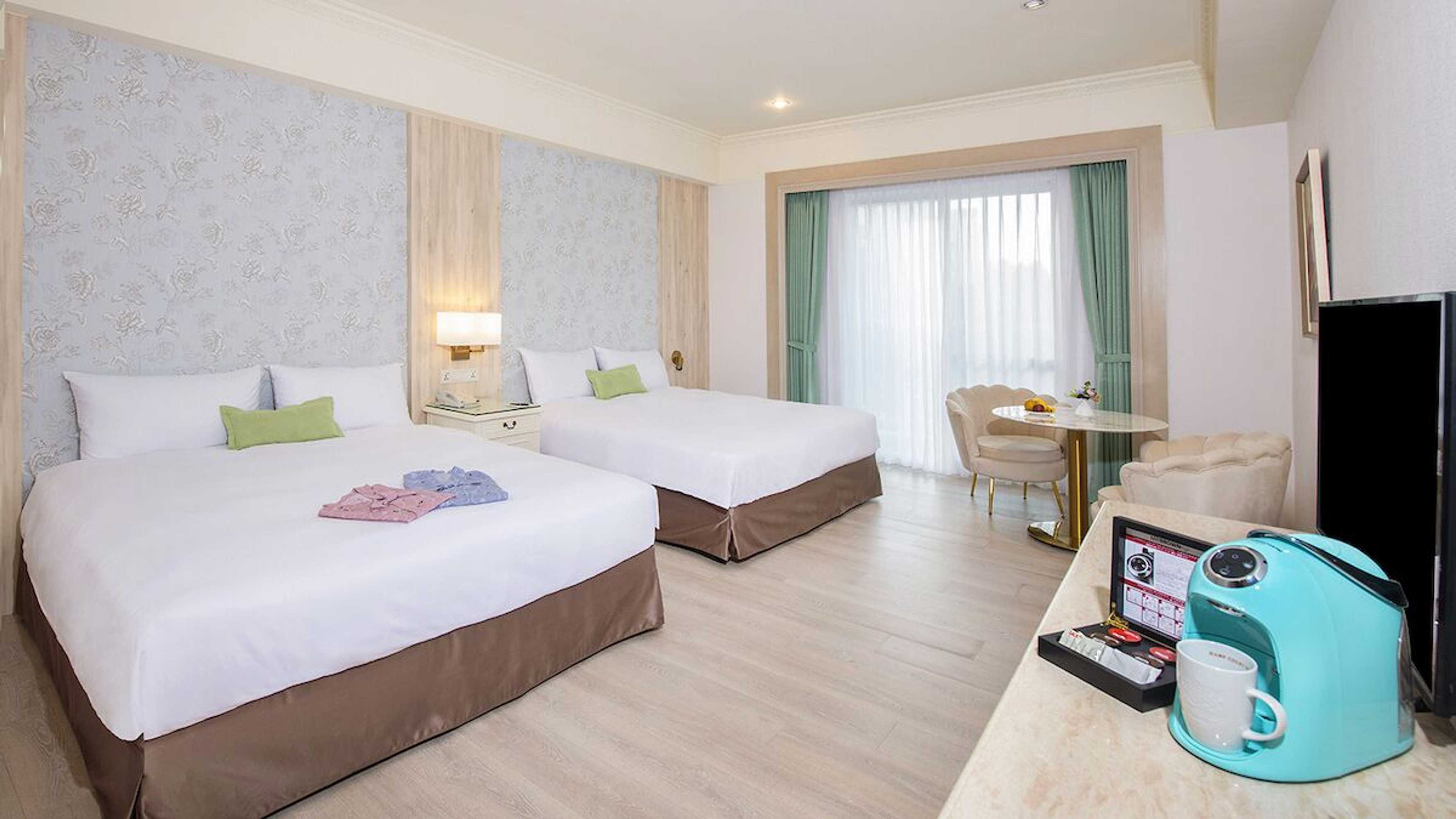 Gift card for Hamp Court Palace Taipei Gift card for Hamp Court Palace Taipei