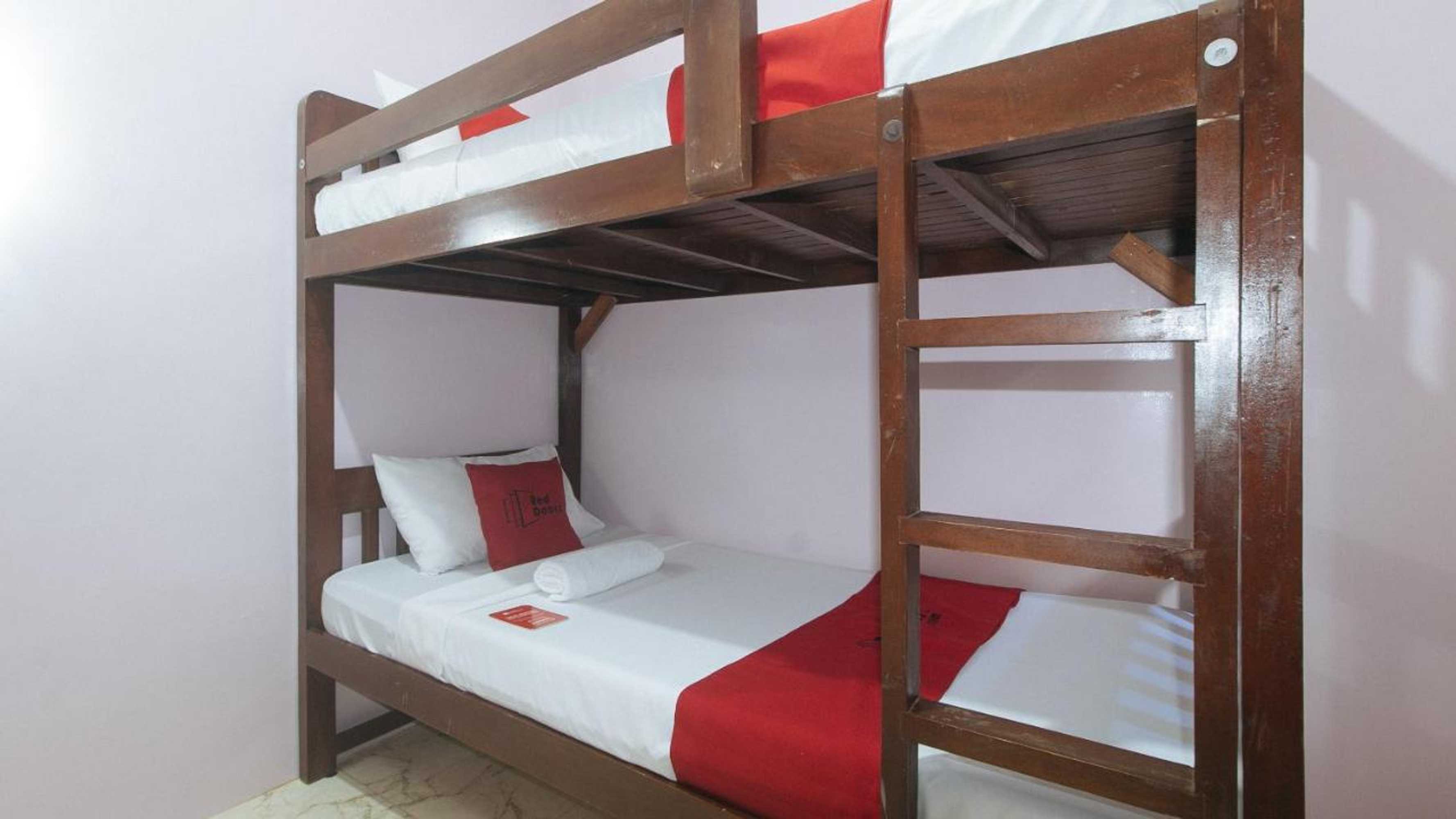 Gift card for Oyo 702 Queens Hometel