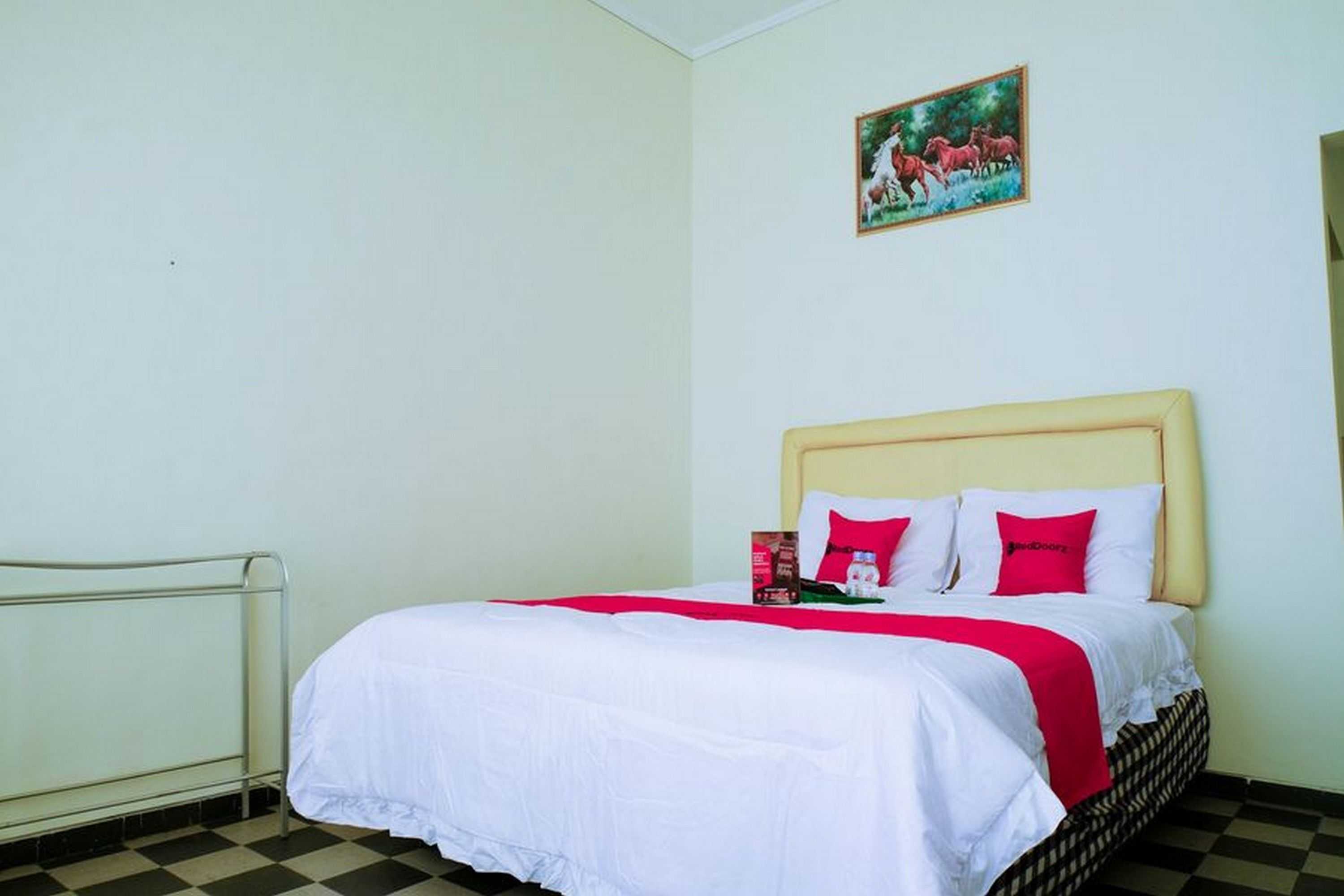 Gift card for Reddoorz Near Stab Syailendra Kopeng Gift card for Reddoorz Near Stab Syailendra Kopeng