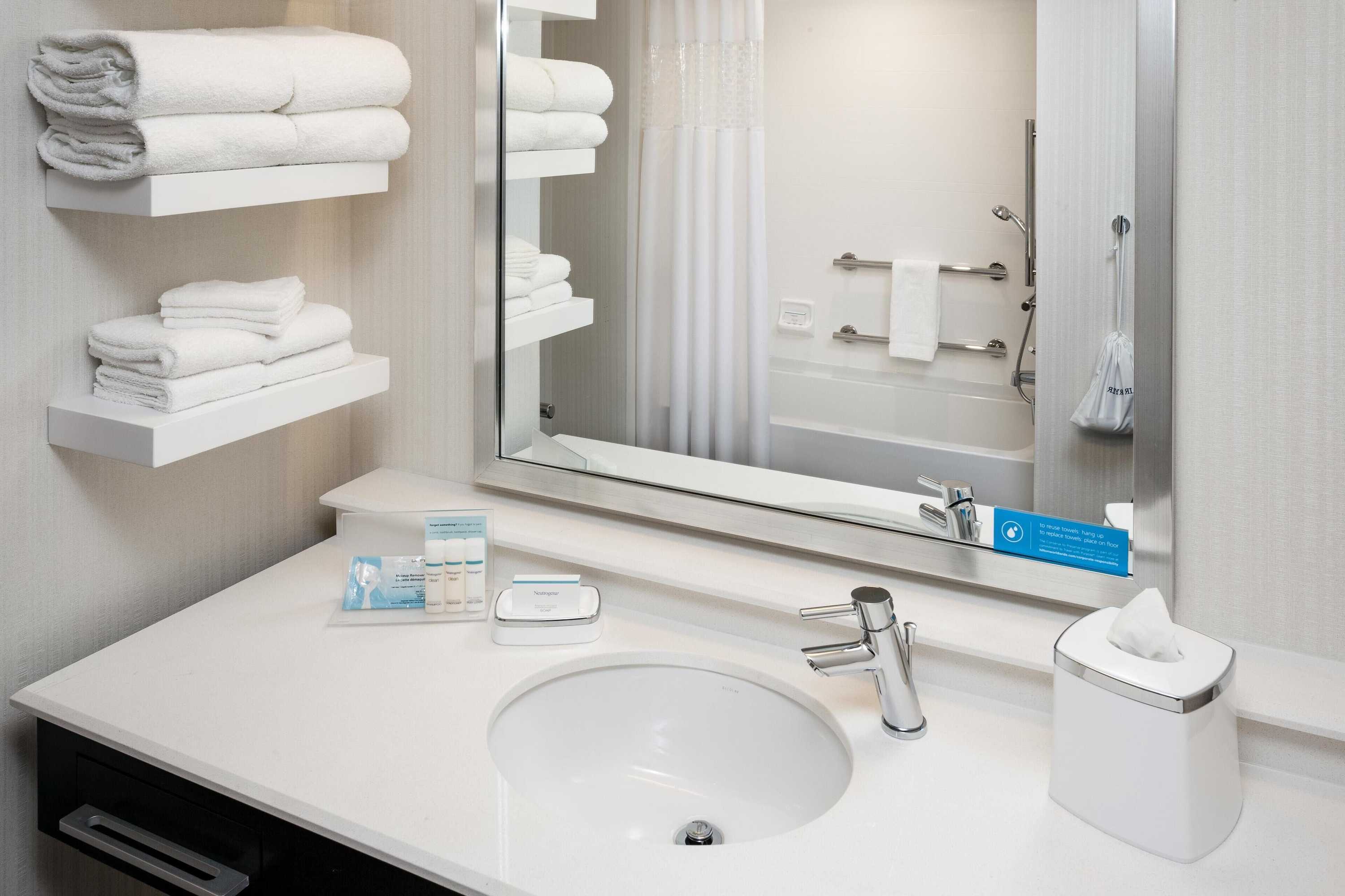 Gift card for Hampton Inn & Suites by Hilton Seattle/northgate