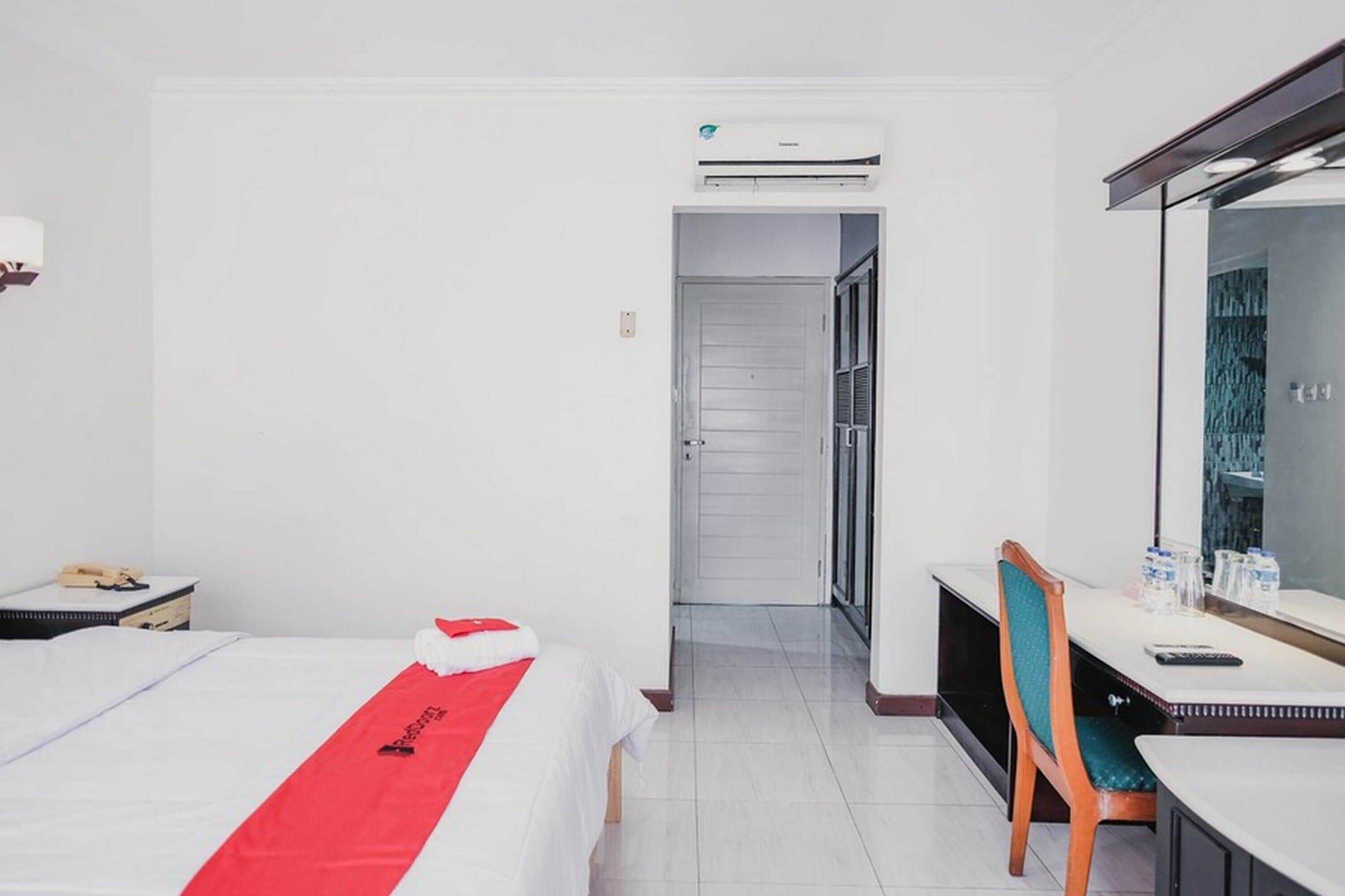 Gift card for Reddoorz Plus Near Pelabuhan Merak Gift card for Reddoorz Plus Near Pelabuhan Merak