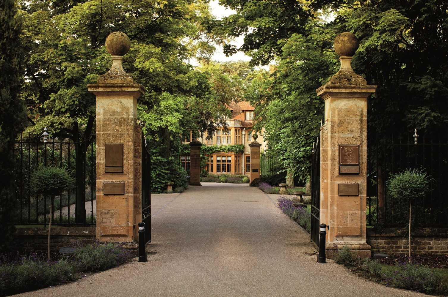 Gift card for Le Manoir Aux Quat'saisons, A Belmond Hotel, Oxfordshire Gift card for Le Manoir Aux Quat'saisons, A Belmond Hotel, Oxfordshire