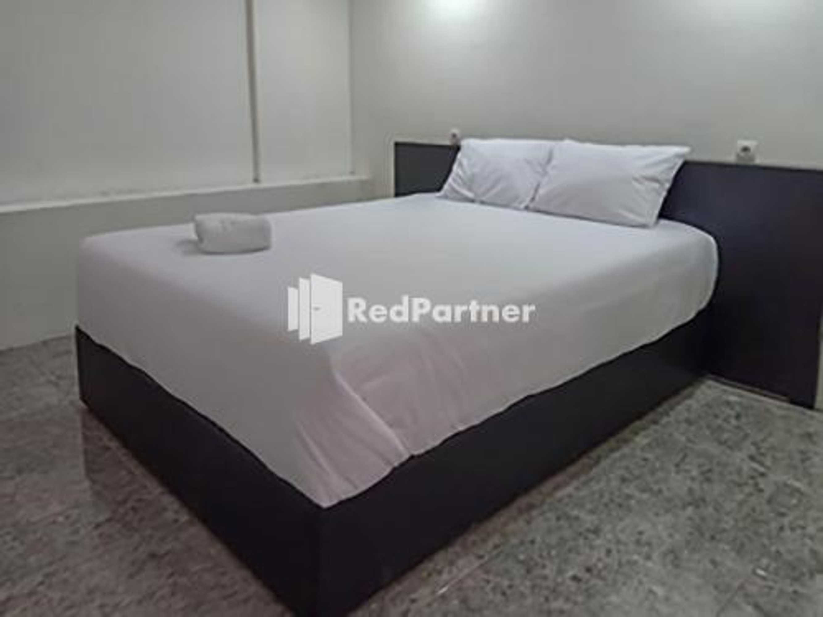 Gift card for Hotel Trikatu Kendal Near Taman Kota Weleri Mitra Reddoorz Gift card for Hotel Trikatu Kendal Near Taman Kota Weleri Mitra Reddoorz