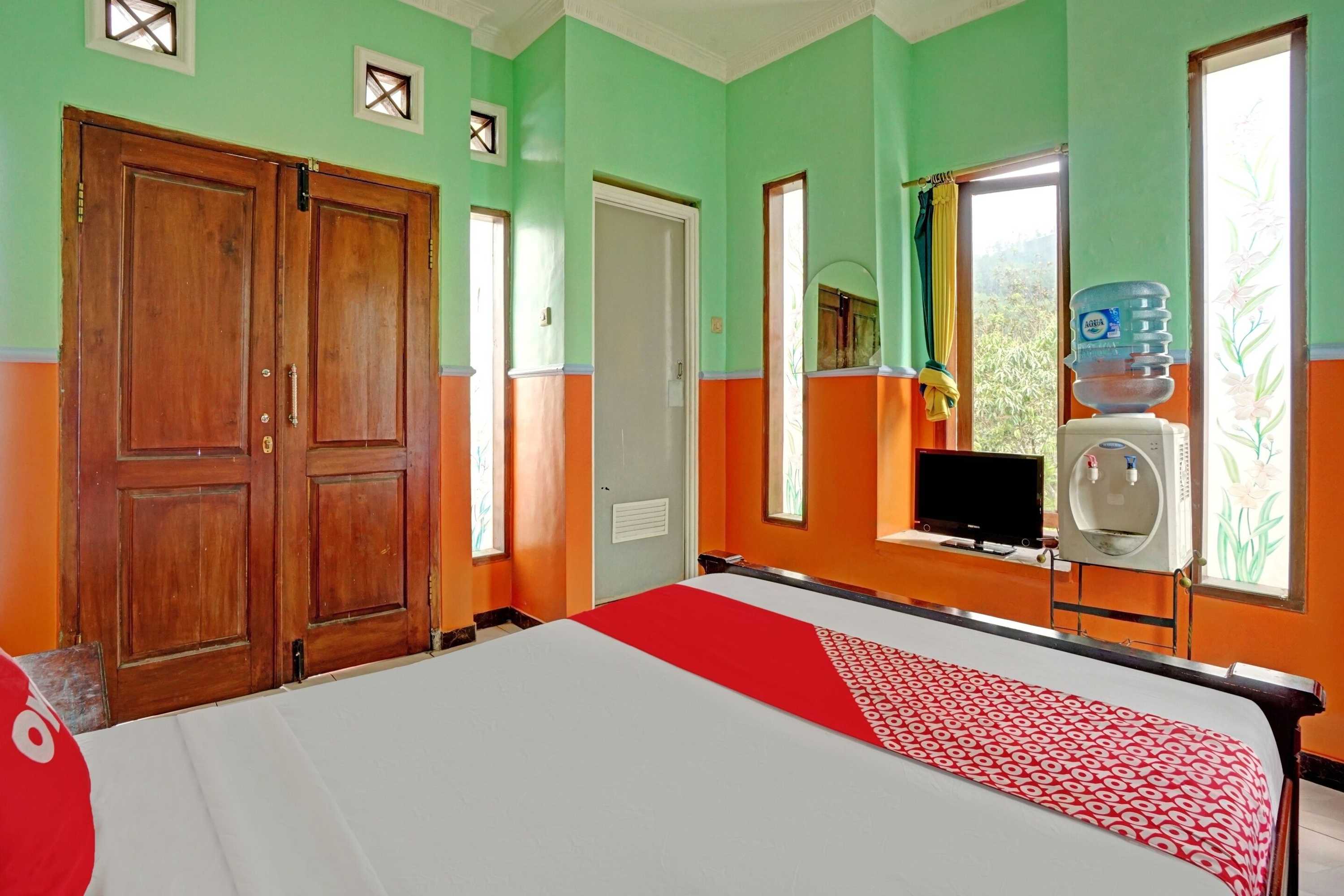 Gift card for Oyo Life 90321 Ken Ken Villa