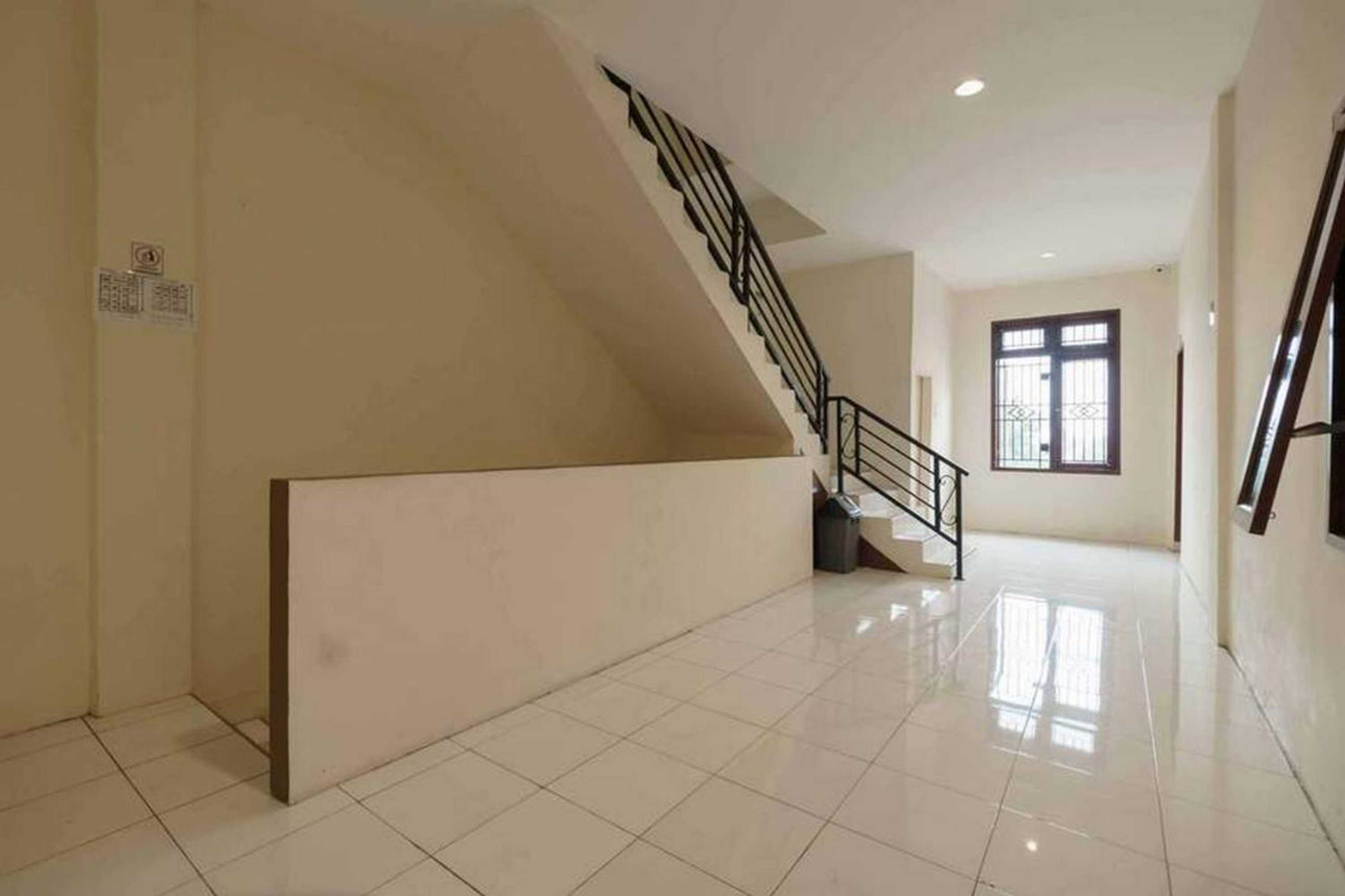 Gift card for Reddoorz Near RS Adam Malik Medan 2