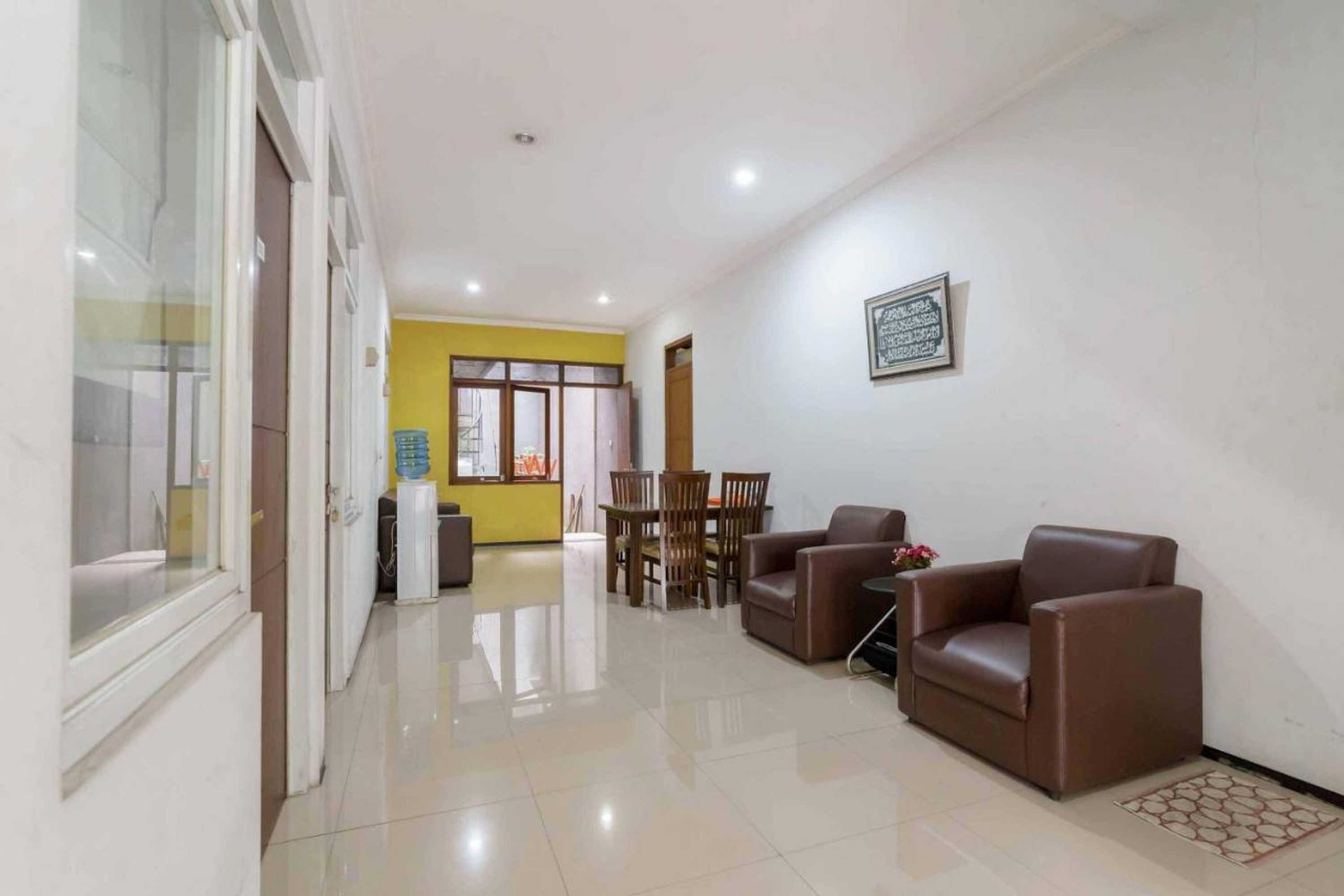 Gift card for Aimer Guest House Syariah Mitra Reddoorz