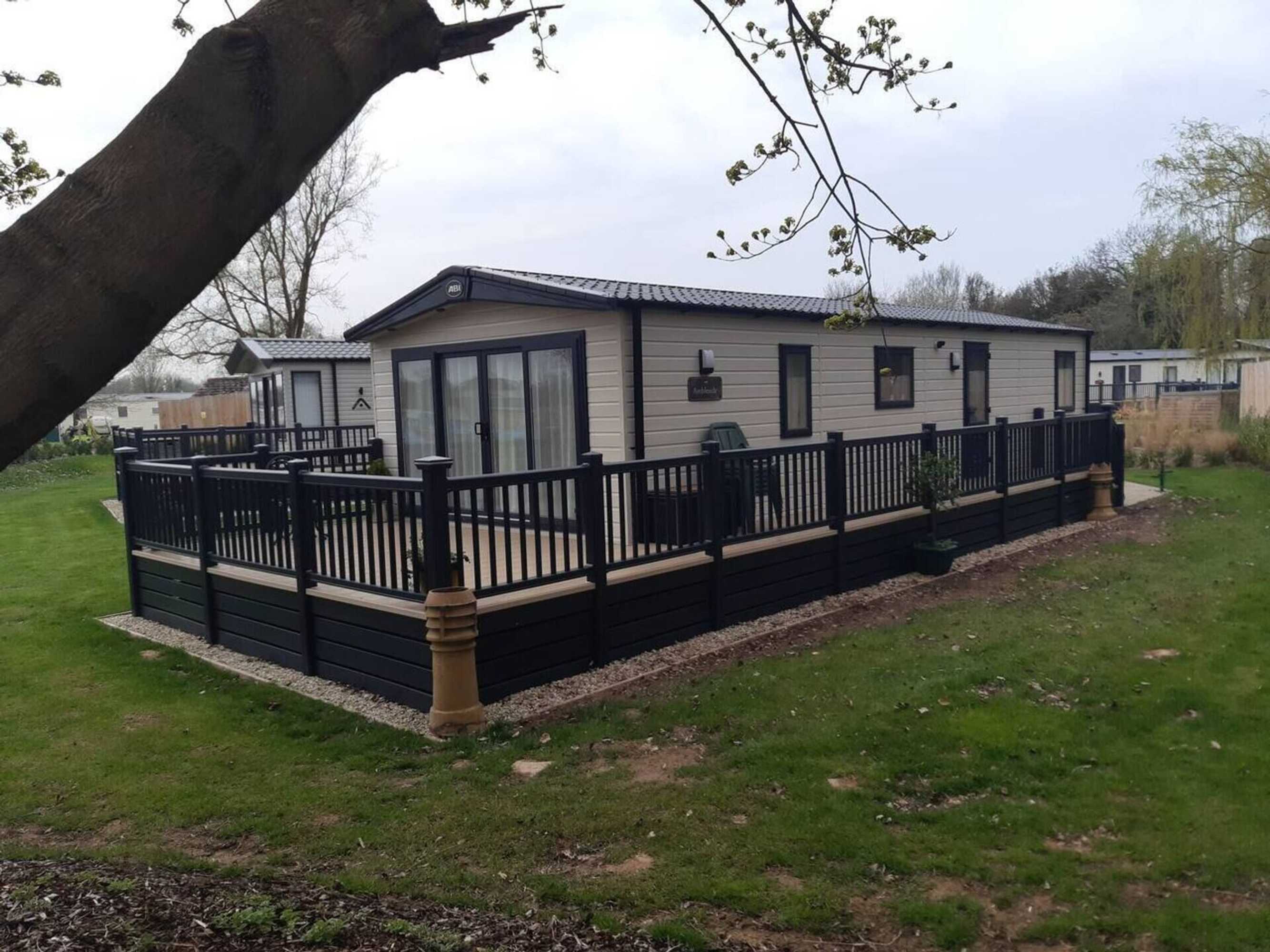 Gift card for Captivating Bluebell Lodge 2-Bed Cotswolds Caravan Gift card for Captivating Bluebell Lodge 2-Bed Cotswolds Caravan