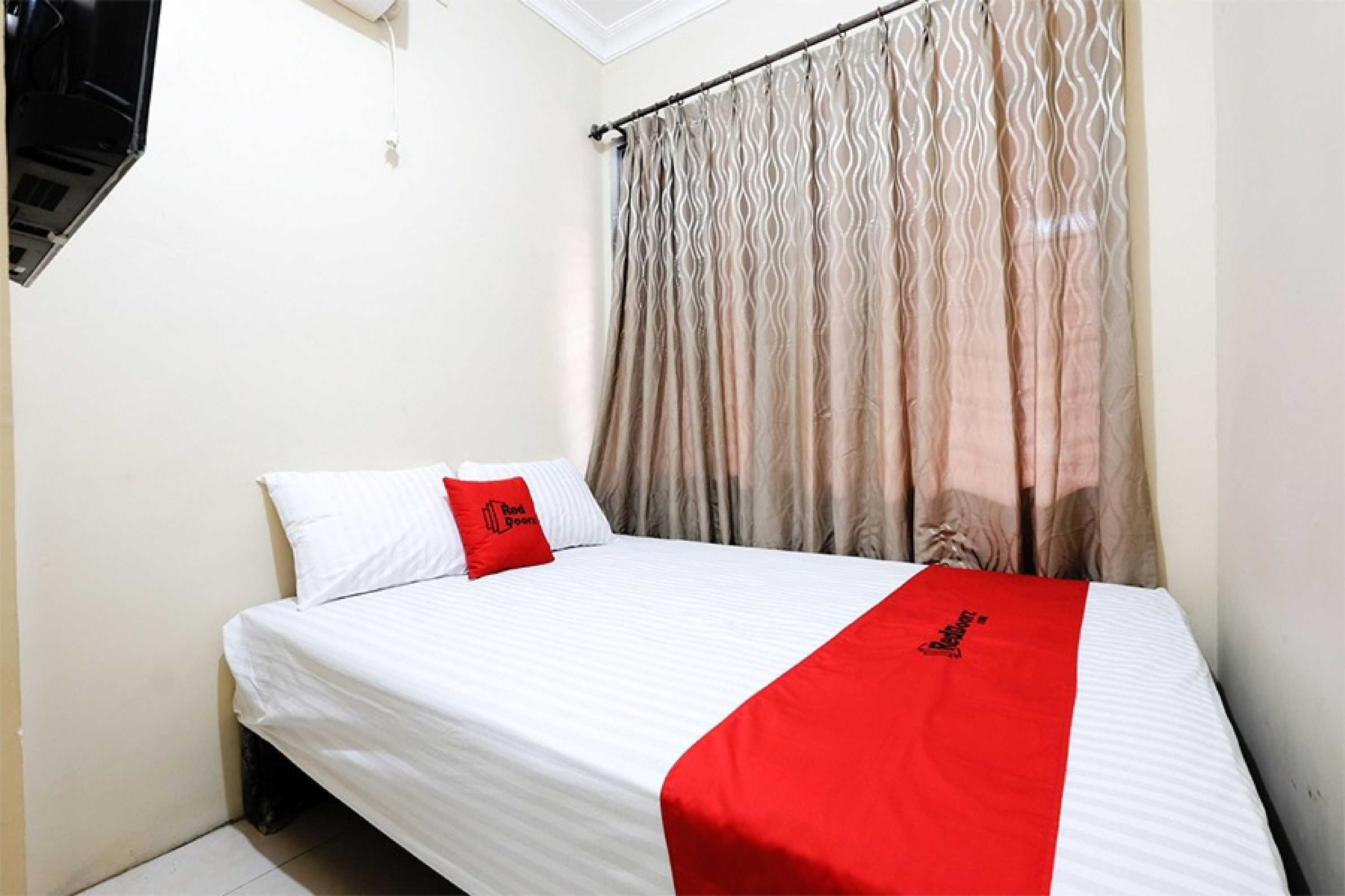 Gift card for Reddoorz Near Universitas Diponegoro Semarang Gift card for Reddoorz Near Universitas Diponegoro Semarang