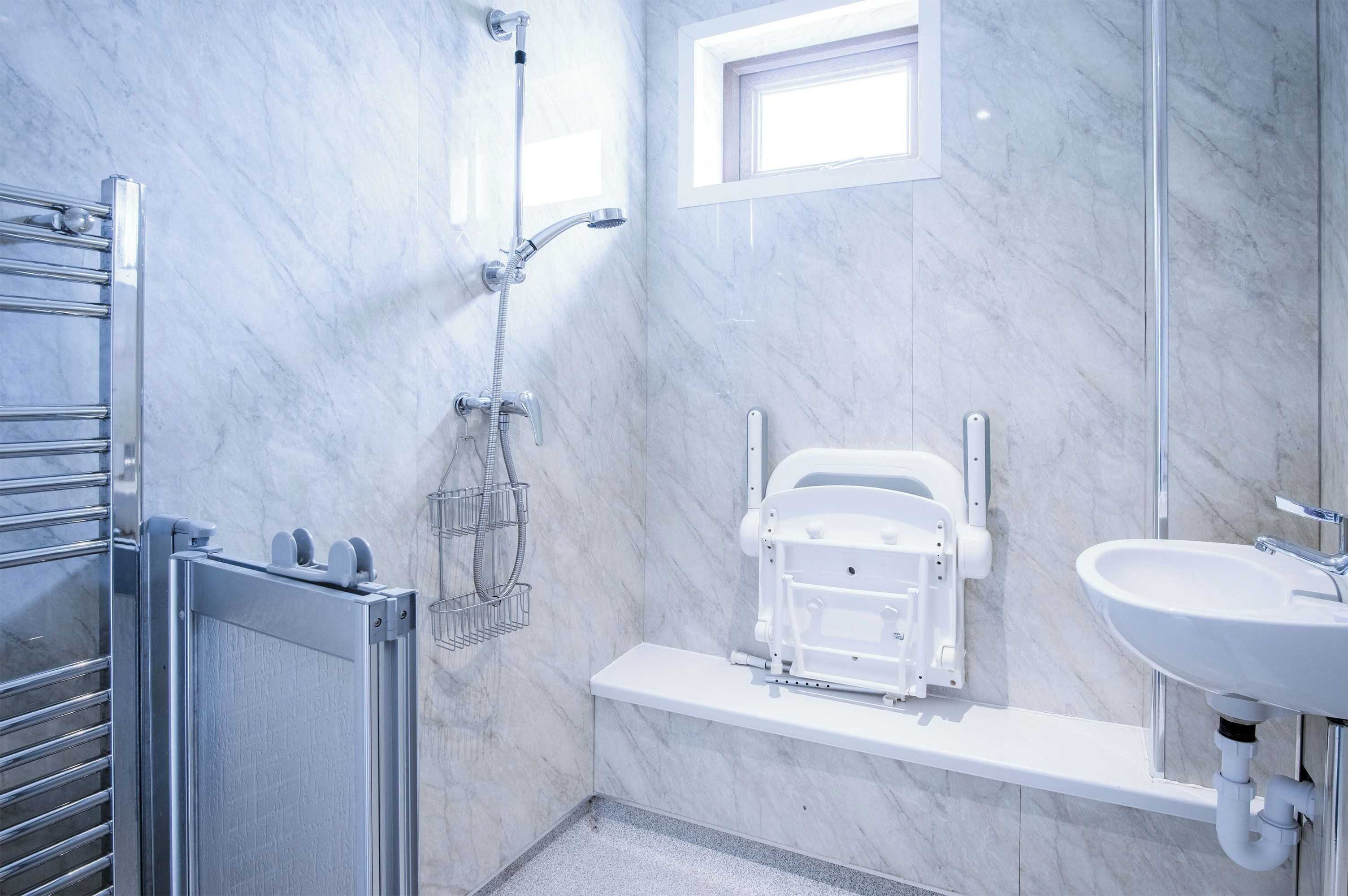 Gift card for Highfield - 5 Bedroom Holiday Home - Pembroke Dock