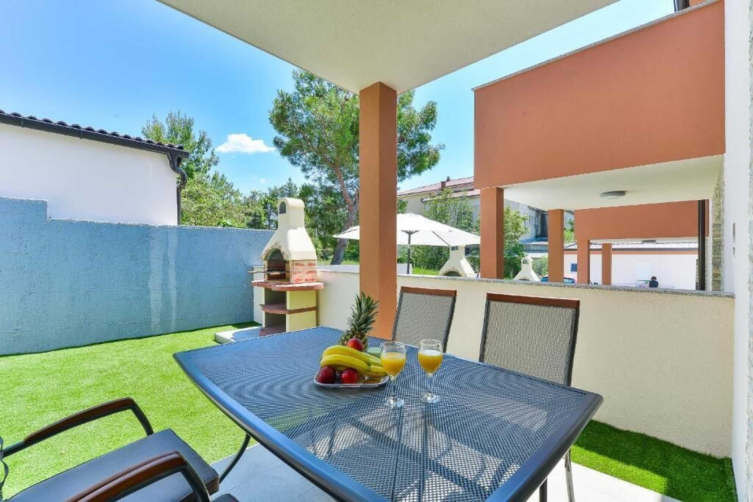 Gift card for Crowonder Cascada Villa With Jacuzzi - S5 Gift card for Crowonder Cascada Villa With Jacuzzi - S5
