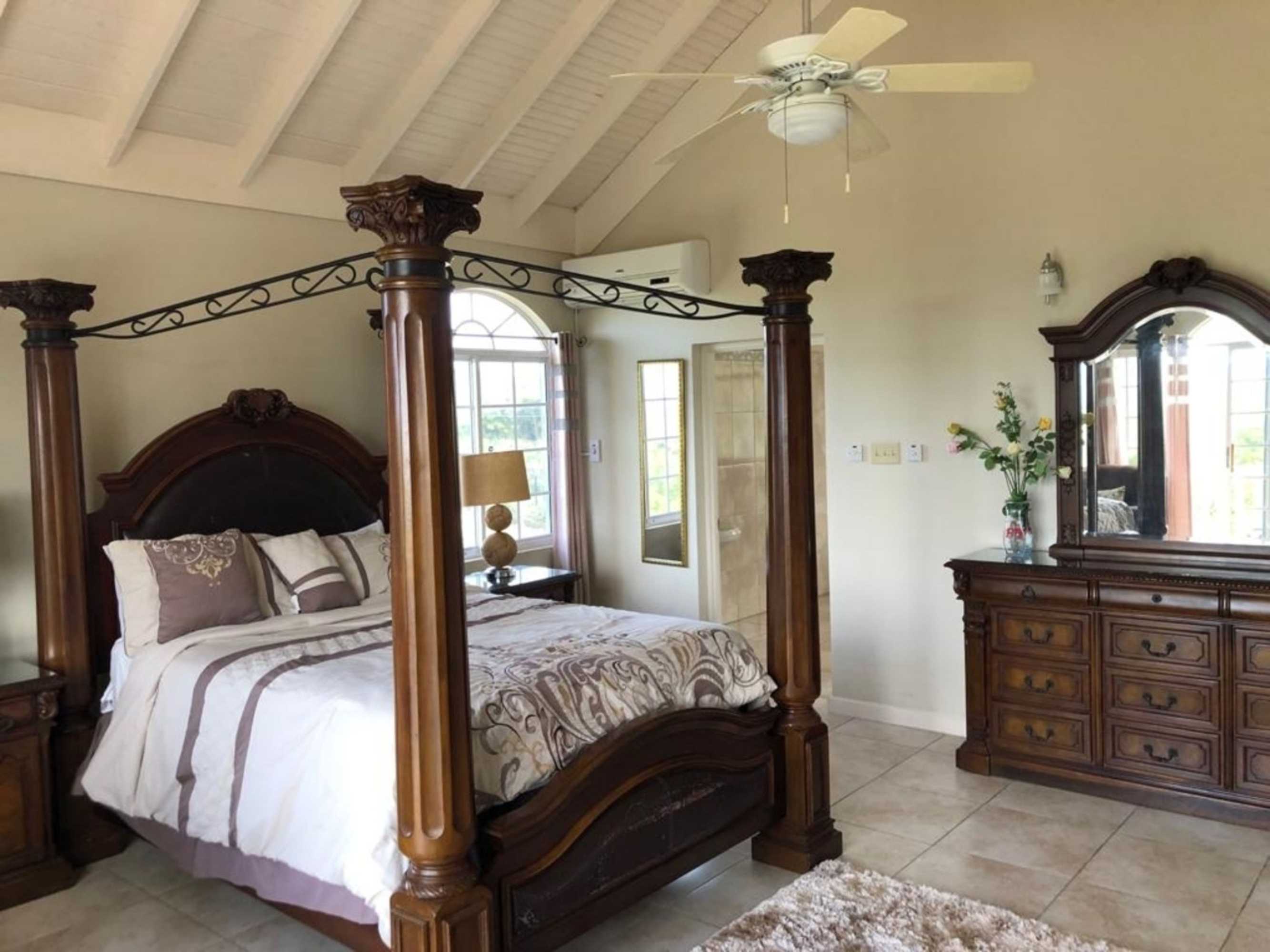 Gift card for Retreat Guesthouse Luxury Suites Gift card for Retreat Guesthouse Luxury Suites