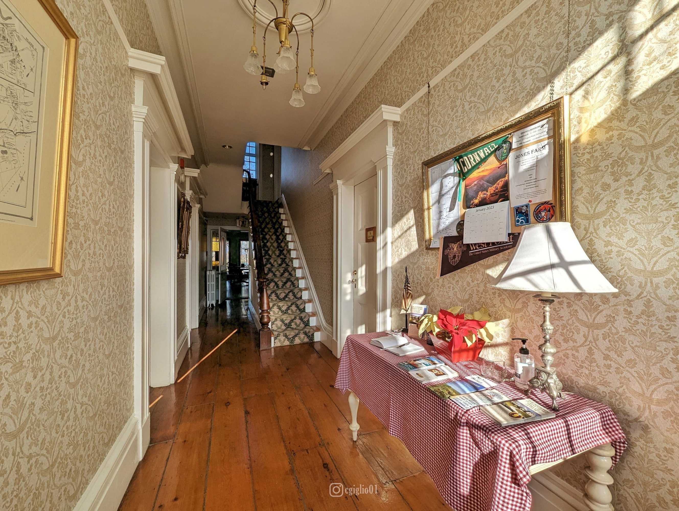 Gift card for Cromwell Manor Inn