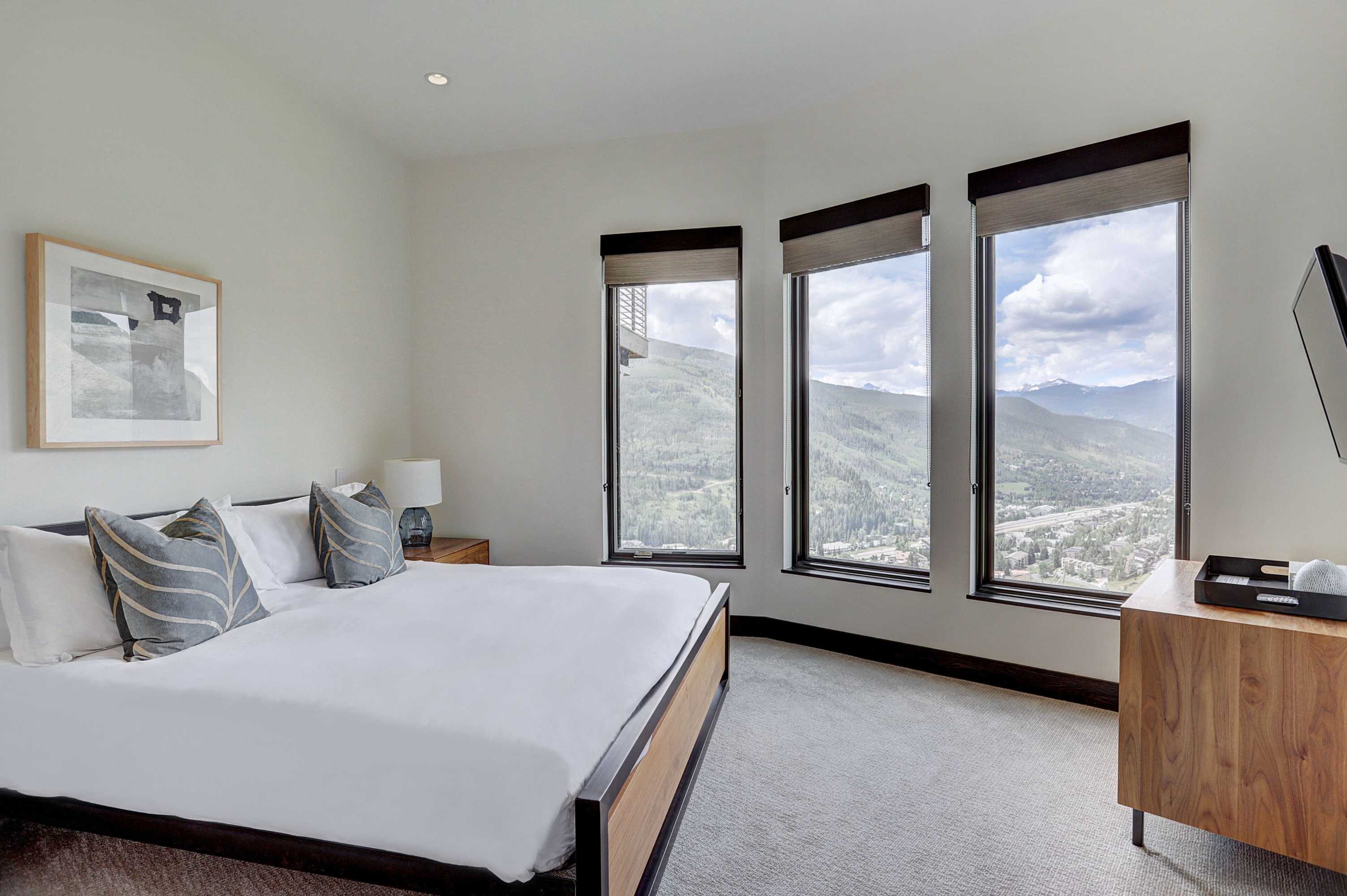 Gift card for Platinum 3 Bedroom Vacation Rental In The Heart Of Vail That Includes Ski Valet, Ski Deck, Rooftop Pool, Panoramic Views Gift card for Platinum 3 Bedroom Vacation Rental In The Heart Of Vail That Includes Ski Valet, Ski Deck, Rooftop Pool, Panoramic Views