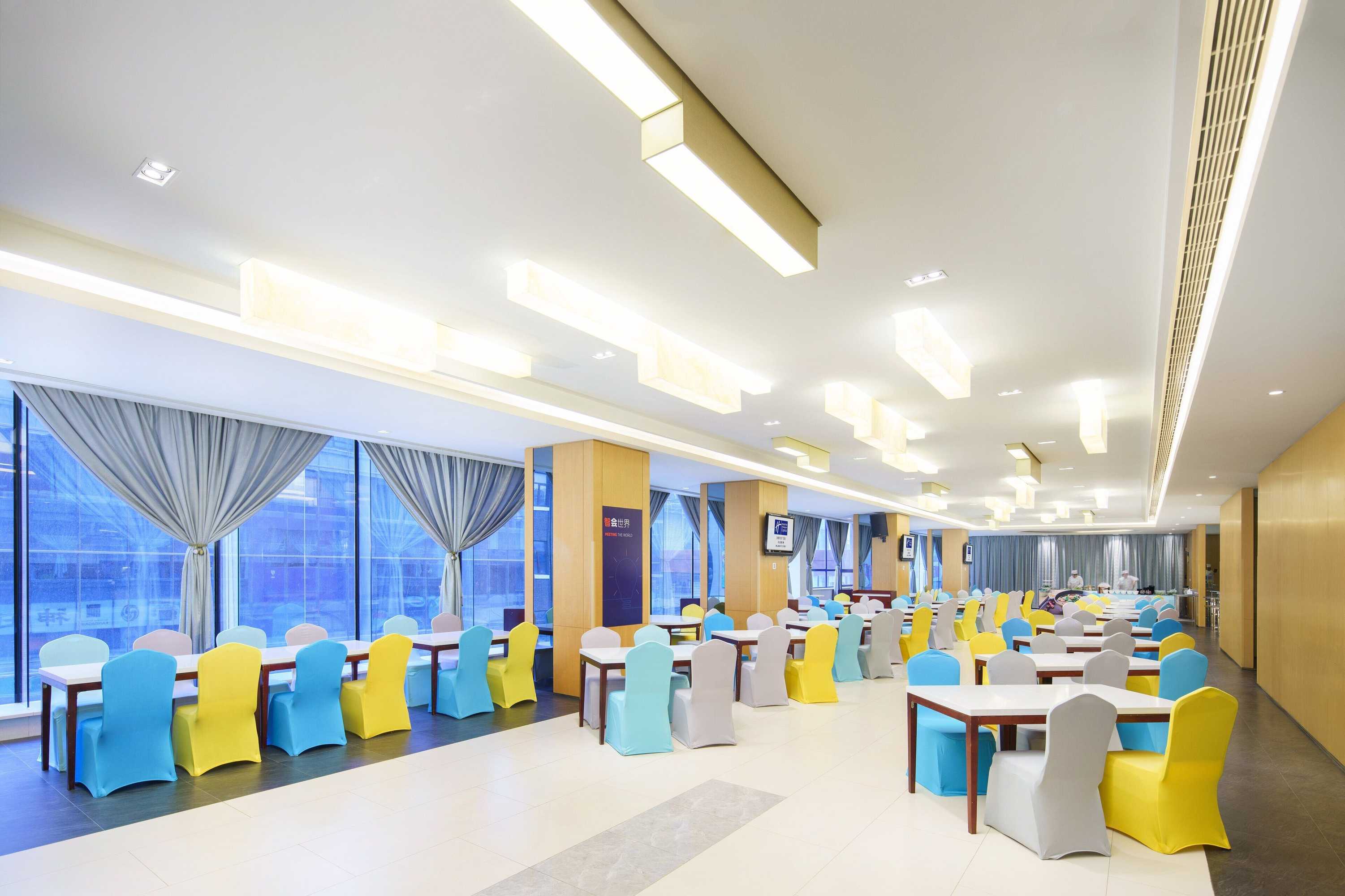 Gift card for Holiday Inn Express Dalian City Centre by Ihg Gift card for Holiday Inn Express Dalian City Centre by Ihg