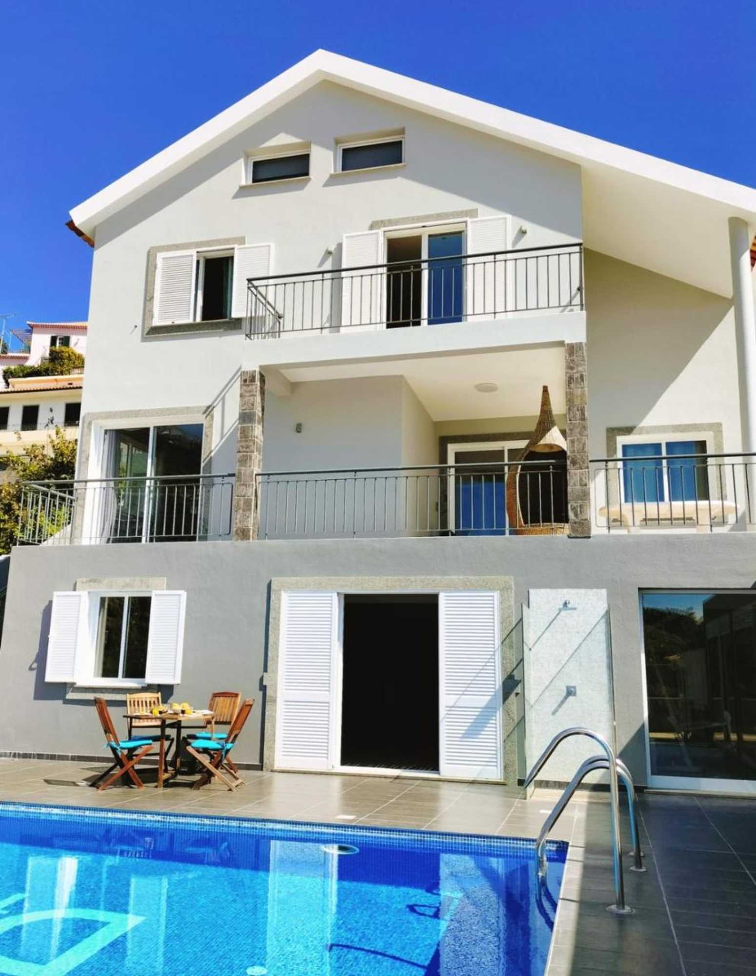 Gift card for Villa Danny - by Mhm