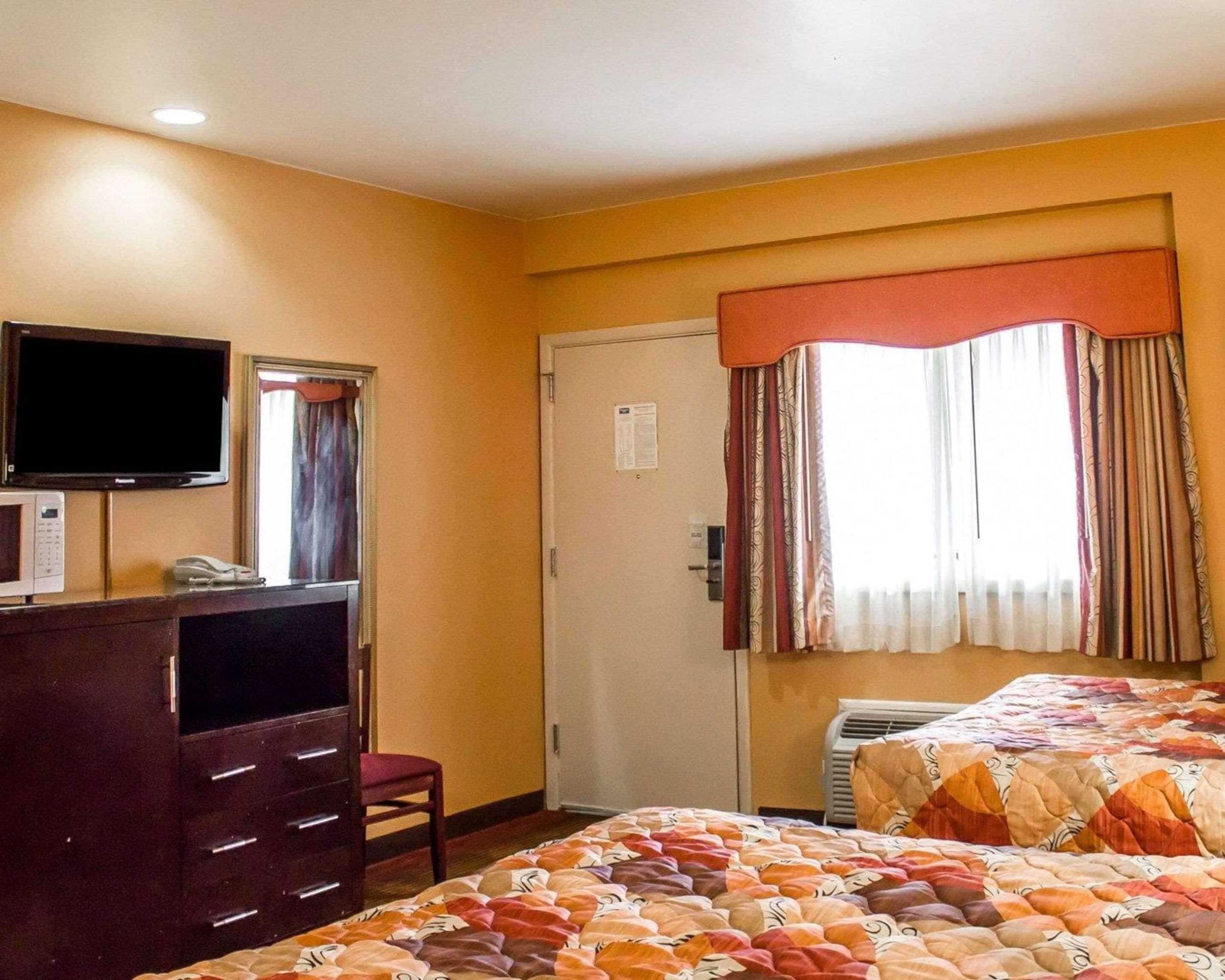 Gift card for Rodeway Inn Macarthur Airport Gift card for Rodeway Inn Macarthur Airport