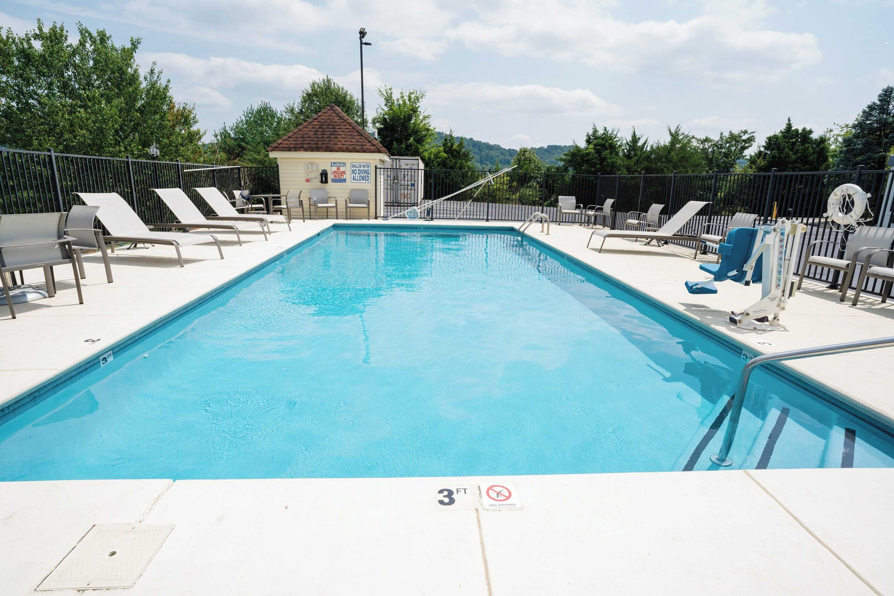 Gift card for Holiday Inn Express & Suites Knoxville-North-I-75 Exit 112 by Ihg Gift card for Holiday Inn Express & Suites Knoxville-North-I-75 Exit 112 by Ihg