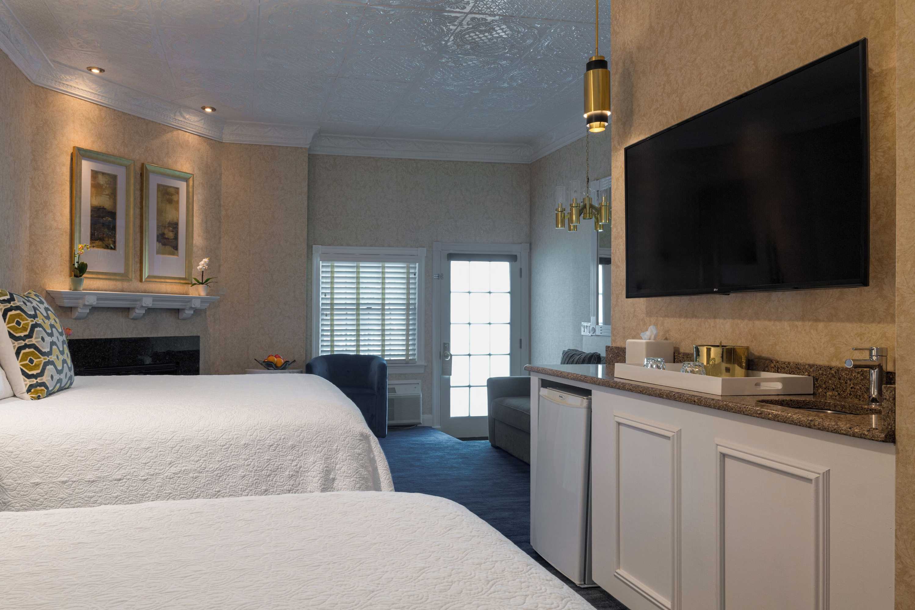Gift card for Chateau Inn And Suites Gift card for Chateau Inn And Suites