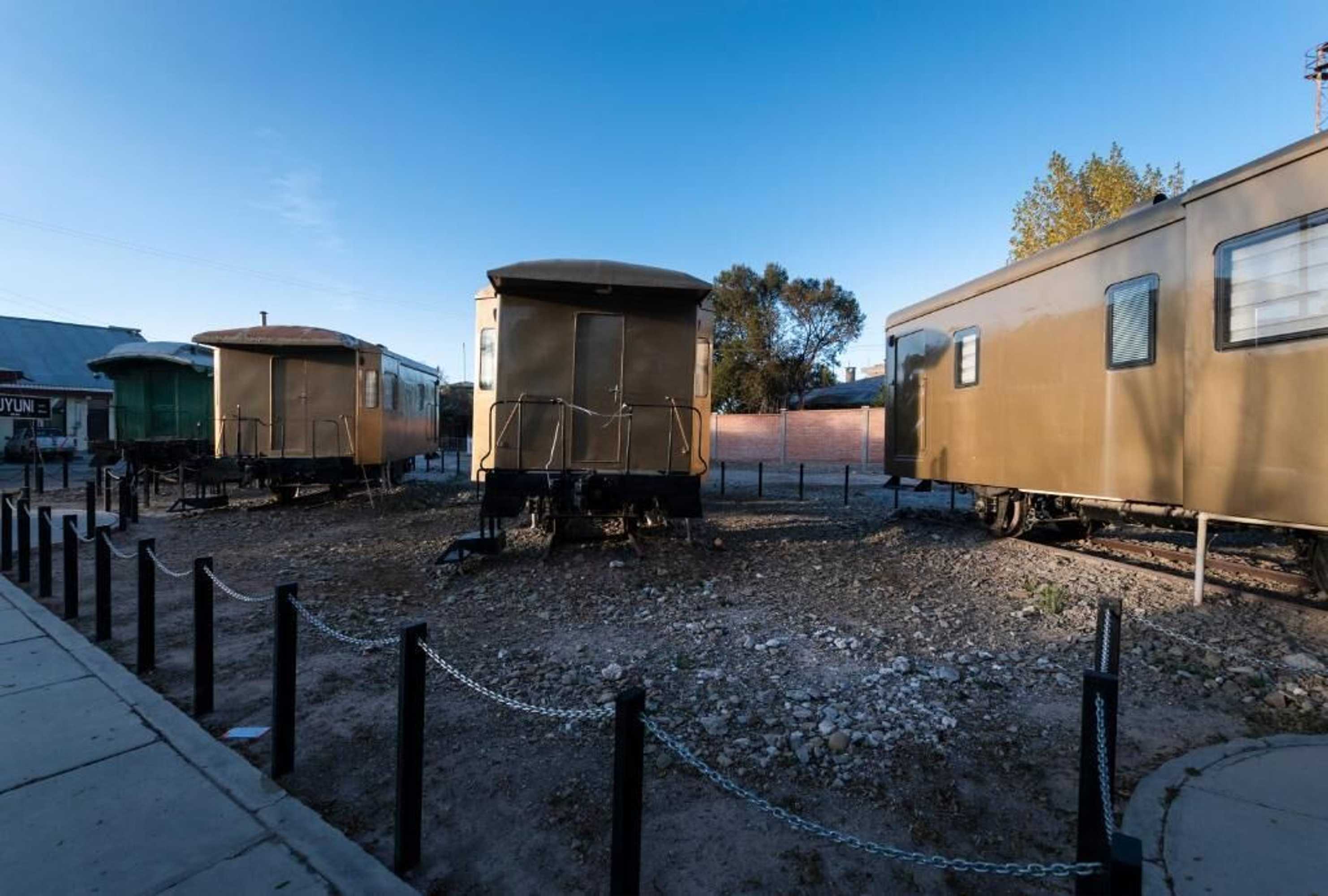 Gift card for Onkel Inn Wagon Sleepbox Uyuni Gift card for Onkel Inn Wagon Sleepbox Uyuni