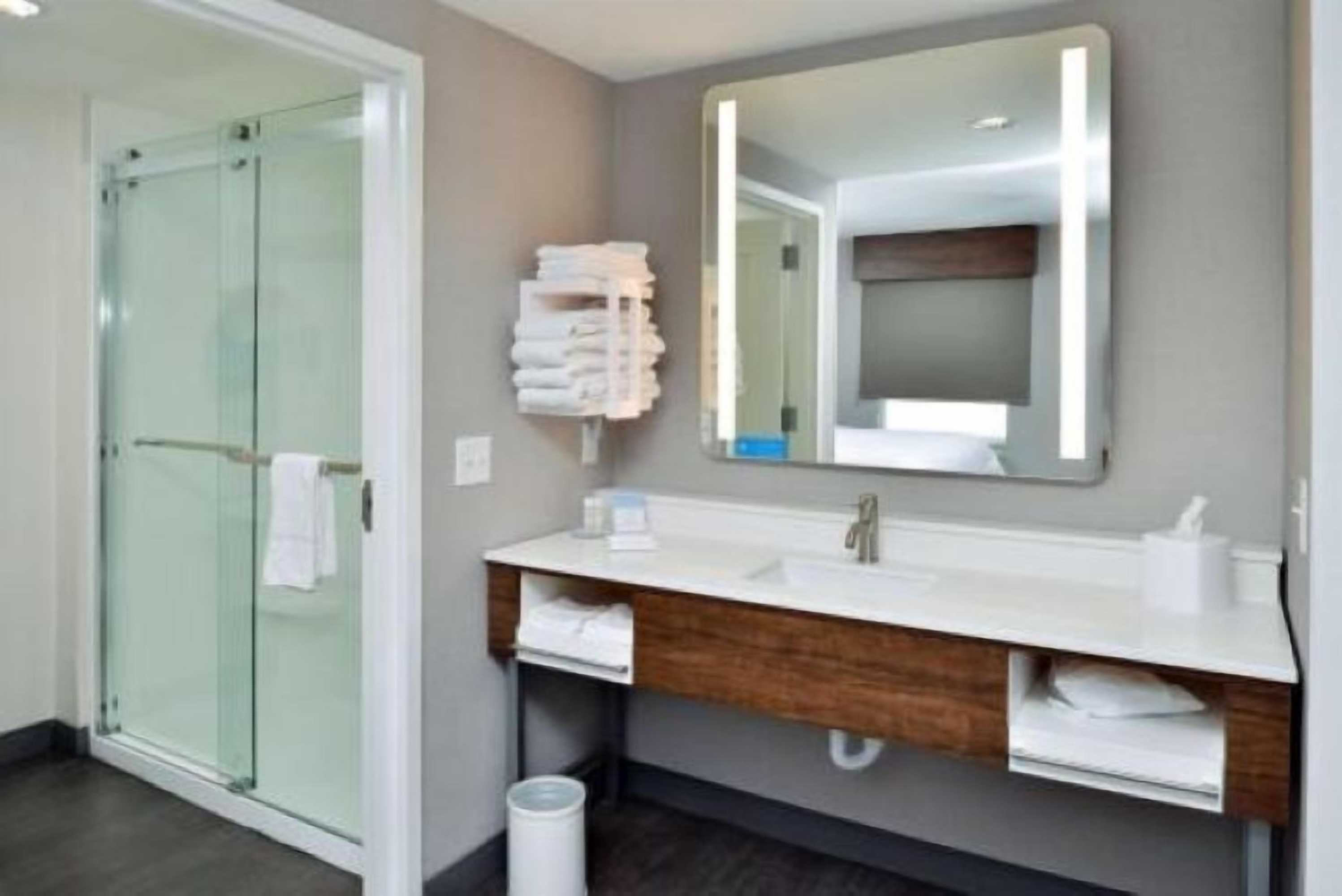 Gift card for Hampton Inn & Suites Maui North Shore Gift card for Hampton Inn & Suites Maui North Shore