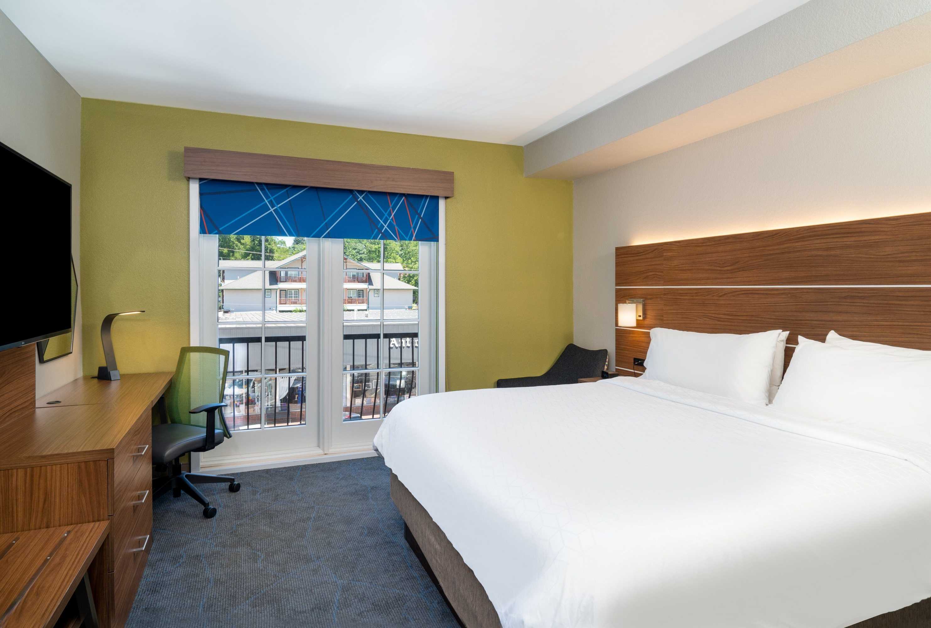 Gift card for Holiday Inn Express & Suites Dahlonega by Ihg Gift card for Holiday Inn Express & Suites Dahlonega by Ihg