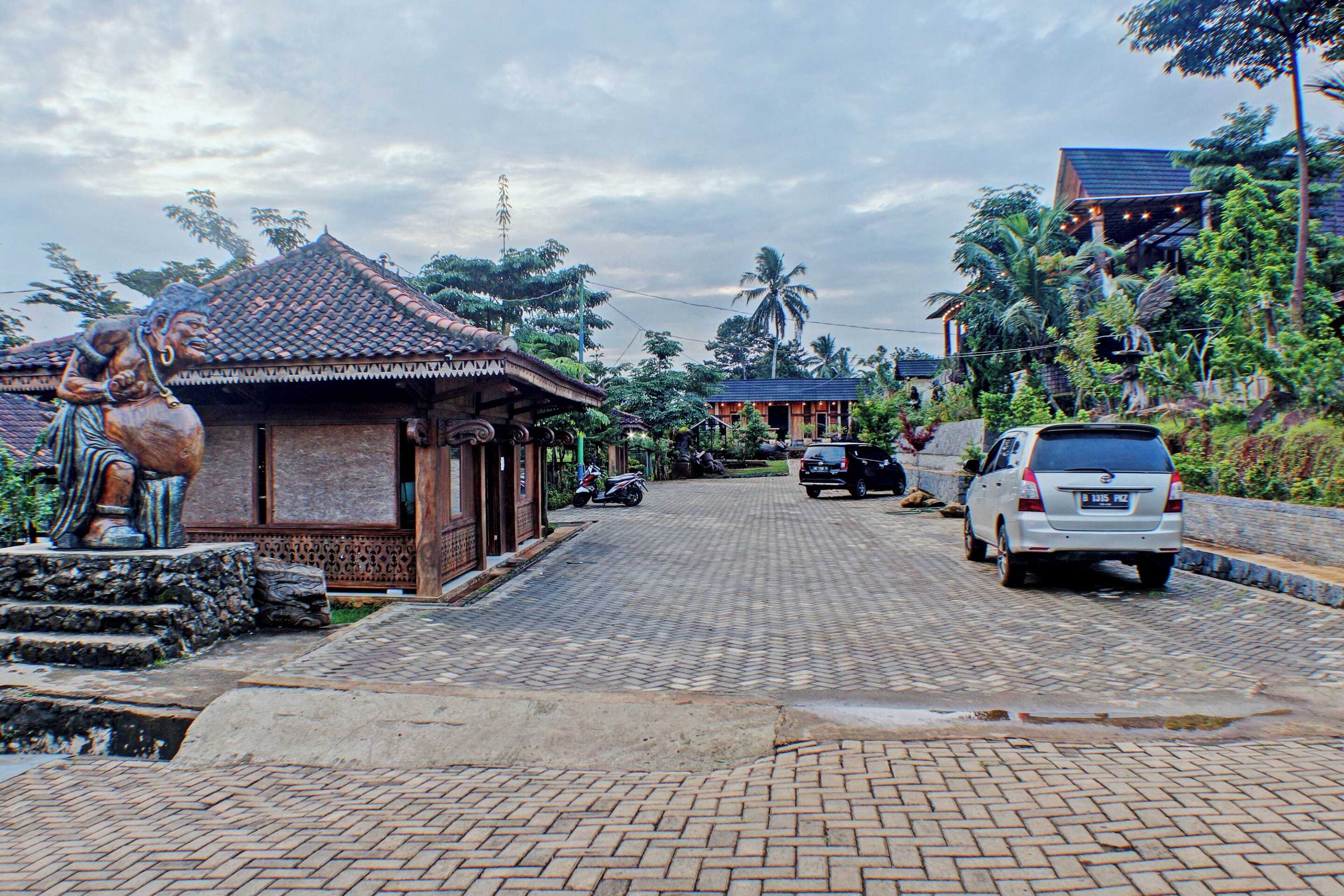 Gift card for Capital O 92681 Randu Mas Hotel & Resort Taman Purbakala