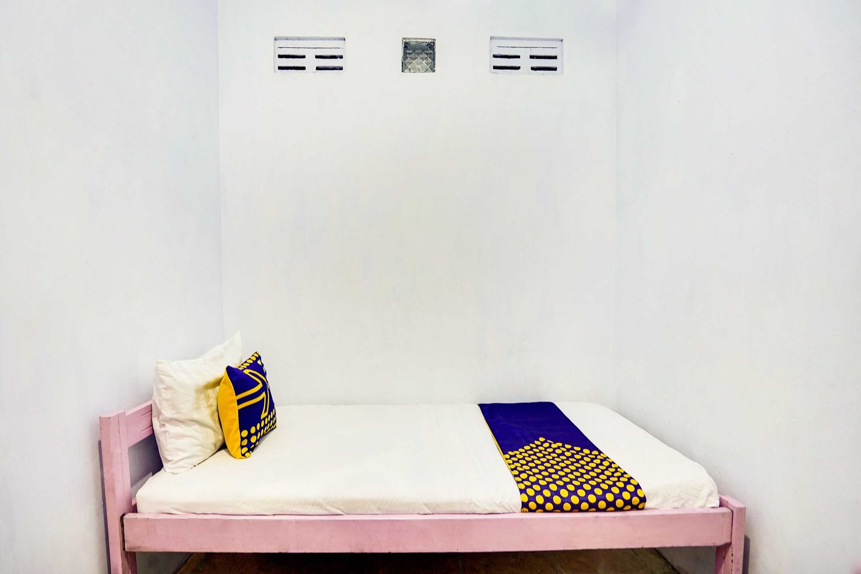 Gift card for Oyo Life 91626 Rr Kost Putri Syariah