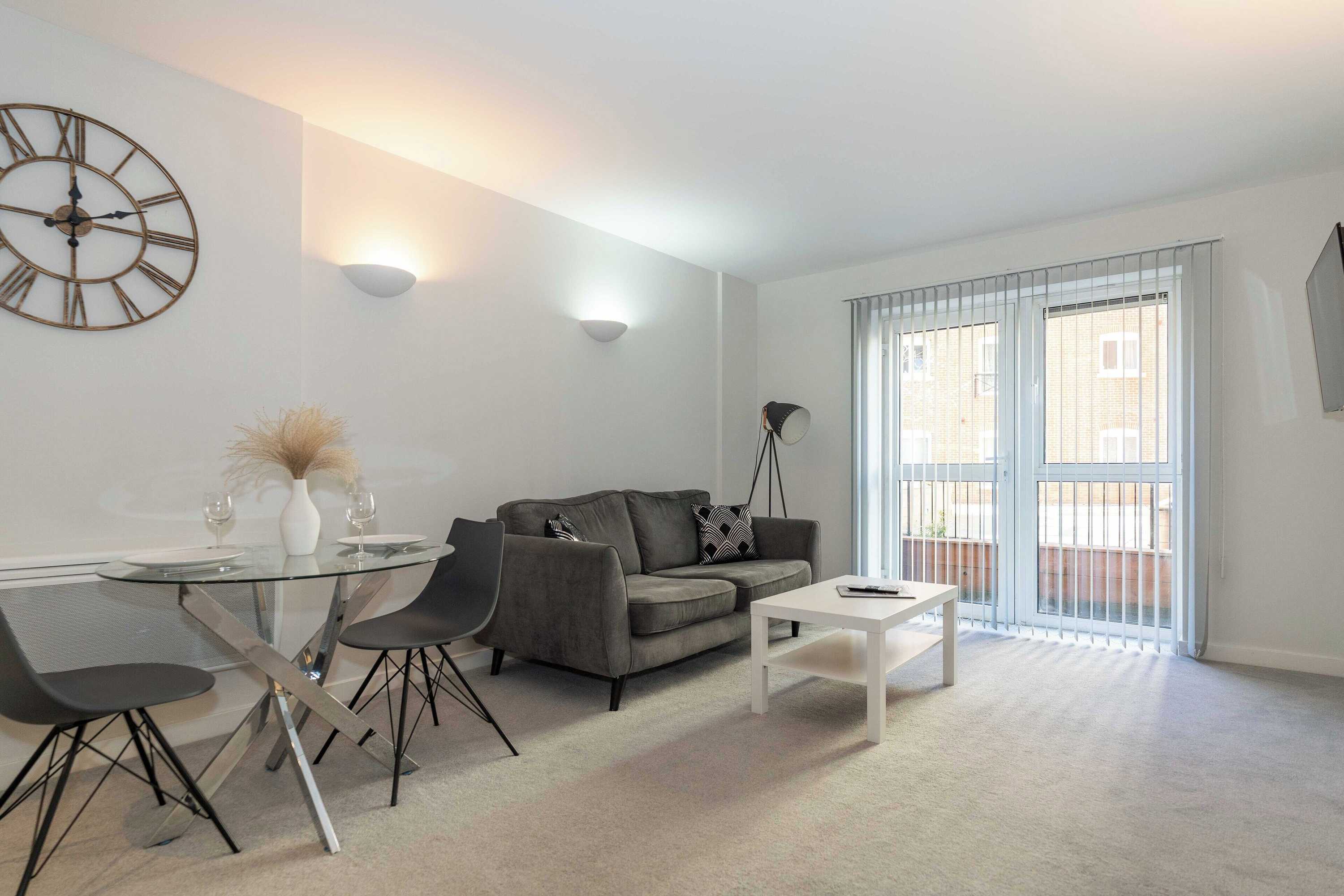 Gift card for Cotels Centro - Central Location, Parking, Fibre Wifi, Smart Tv, Fully Equipped Kitchen Gift card for Cotels Centro - Central Location, Parking, Fibre Wifi, Smart Tv, Fully Equipped Kitchen