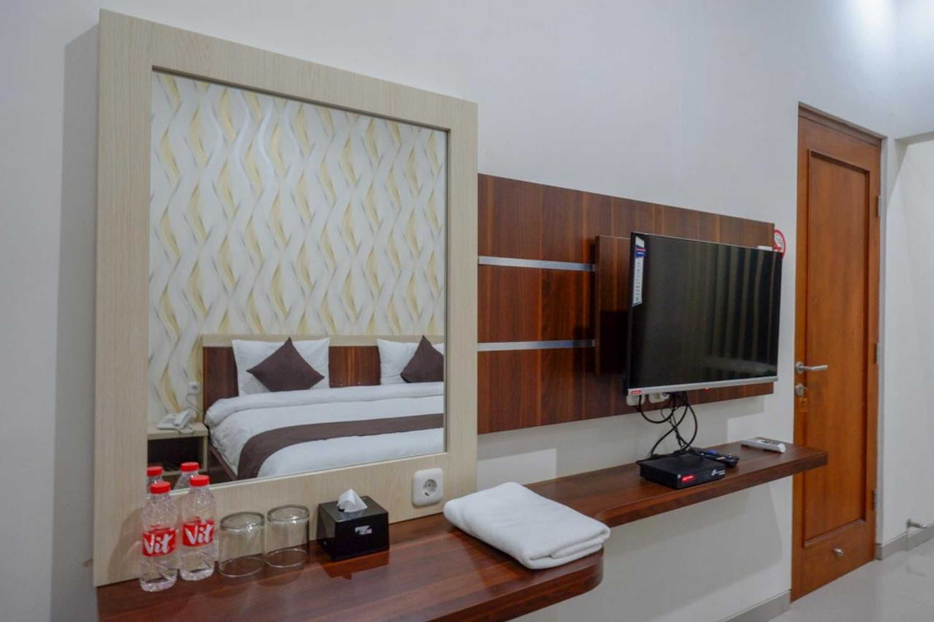 Gift card for Reddoorz Syariah at Omah Sawah Gift card for Reddoorz Syariah at Omah Sawah