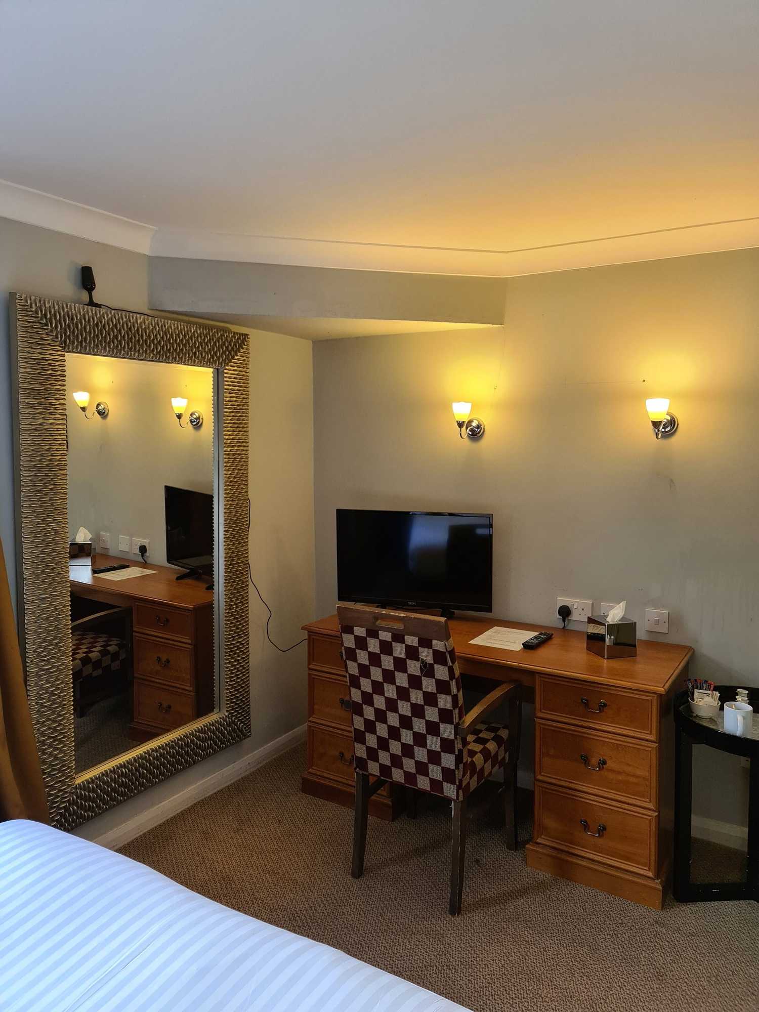 Gift card for Barons Court Hotel Walsall Gift card for Barons Court Hotel Walsall