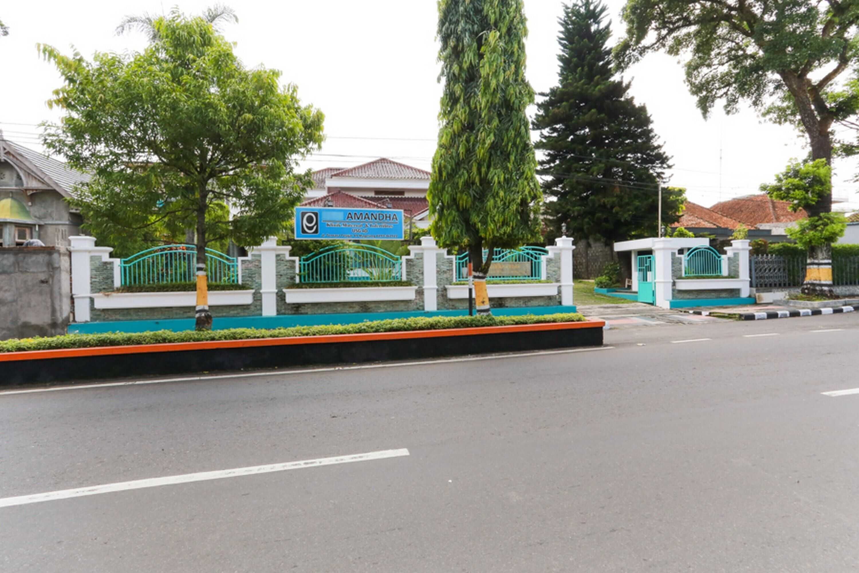 Gift card for Reddoorz Syariah Near Alun Alun Magelang Gift card for Reddoorz Syariah Near Alun Alun Magelang