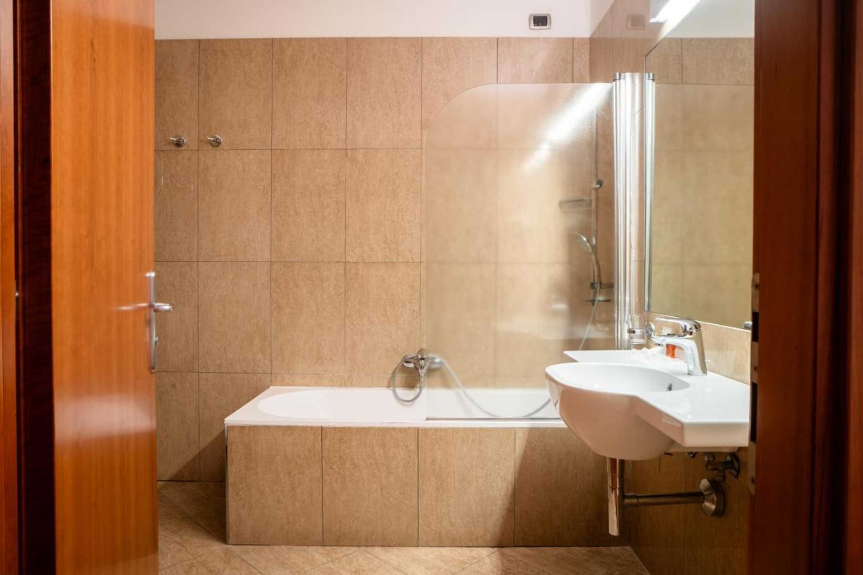 Gift card for Hotel Airone - Ombrellone Incluso al Bagno Dolce Vita a Marina Dal 15 Giugno al 15 Settembre Gift card for Hotel Airone - Ombrellone Incluso al Bagno Dolce Vita a Marina Dal 15 Giugno al 15 Settembre