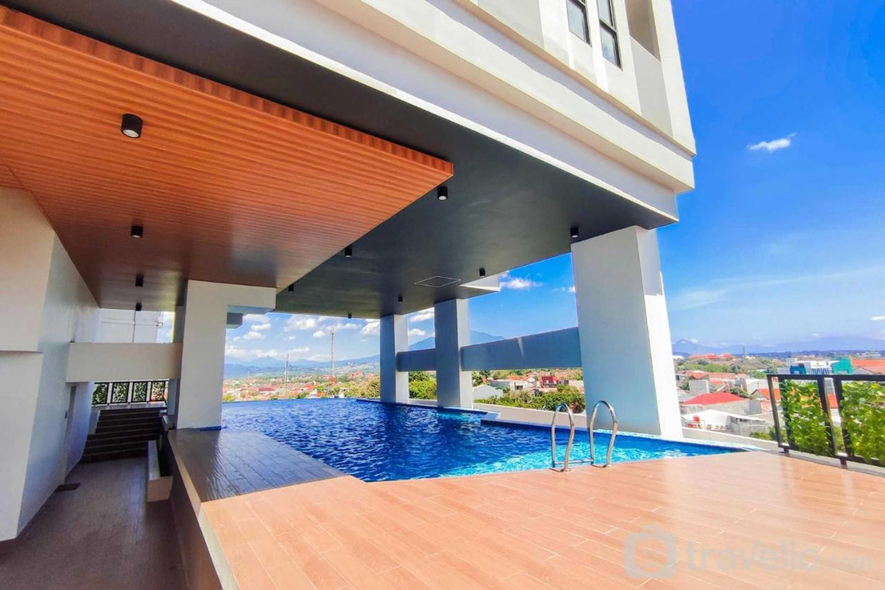 Gift card for Cozy Living Studio at The Alton Apartment By Travelio