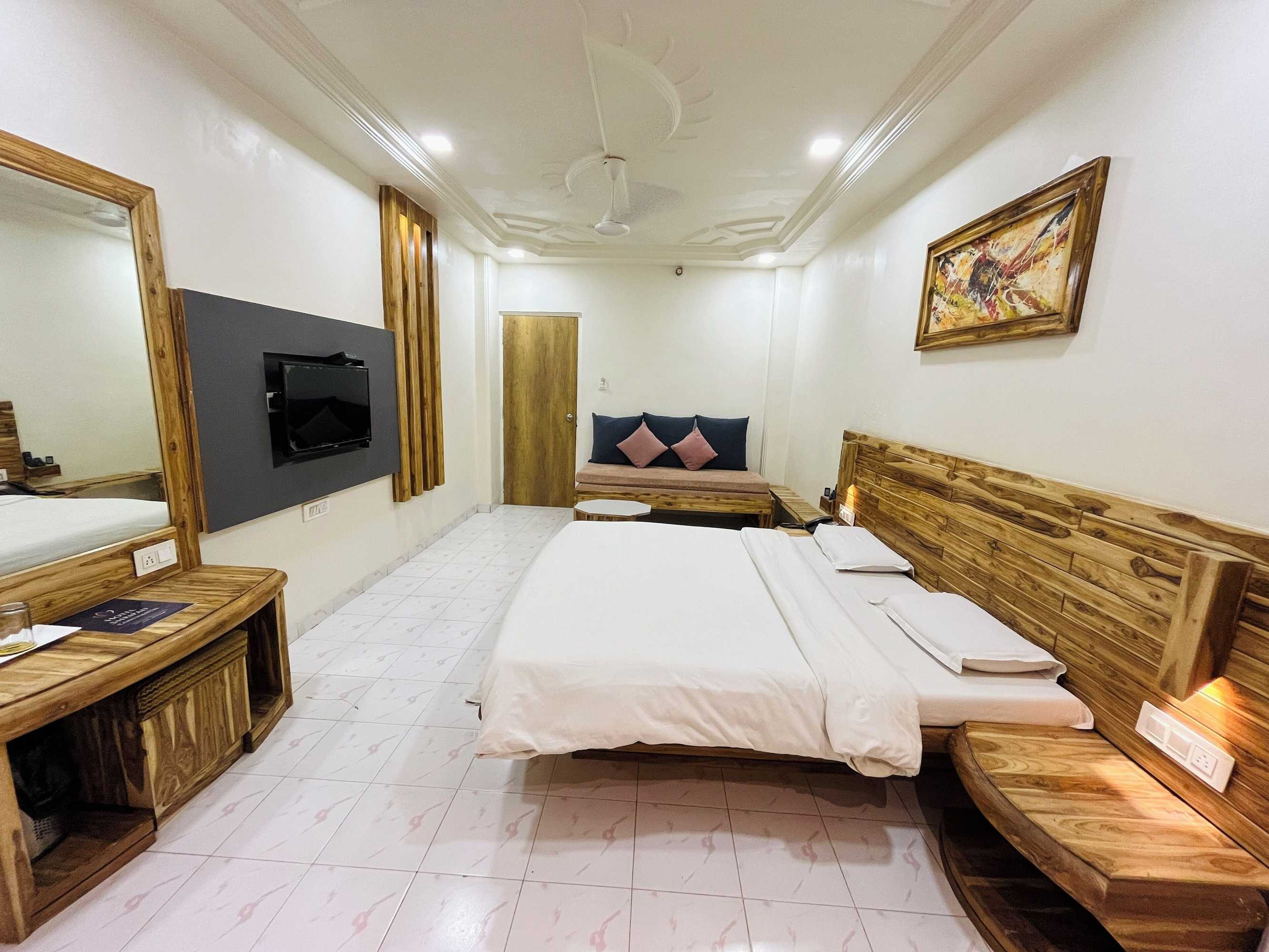 Gift card for Hotel Shripad Continental Gift card for Hotel Shripad Continental