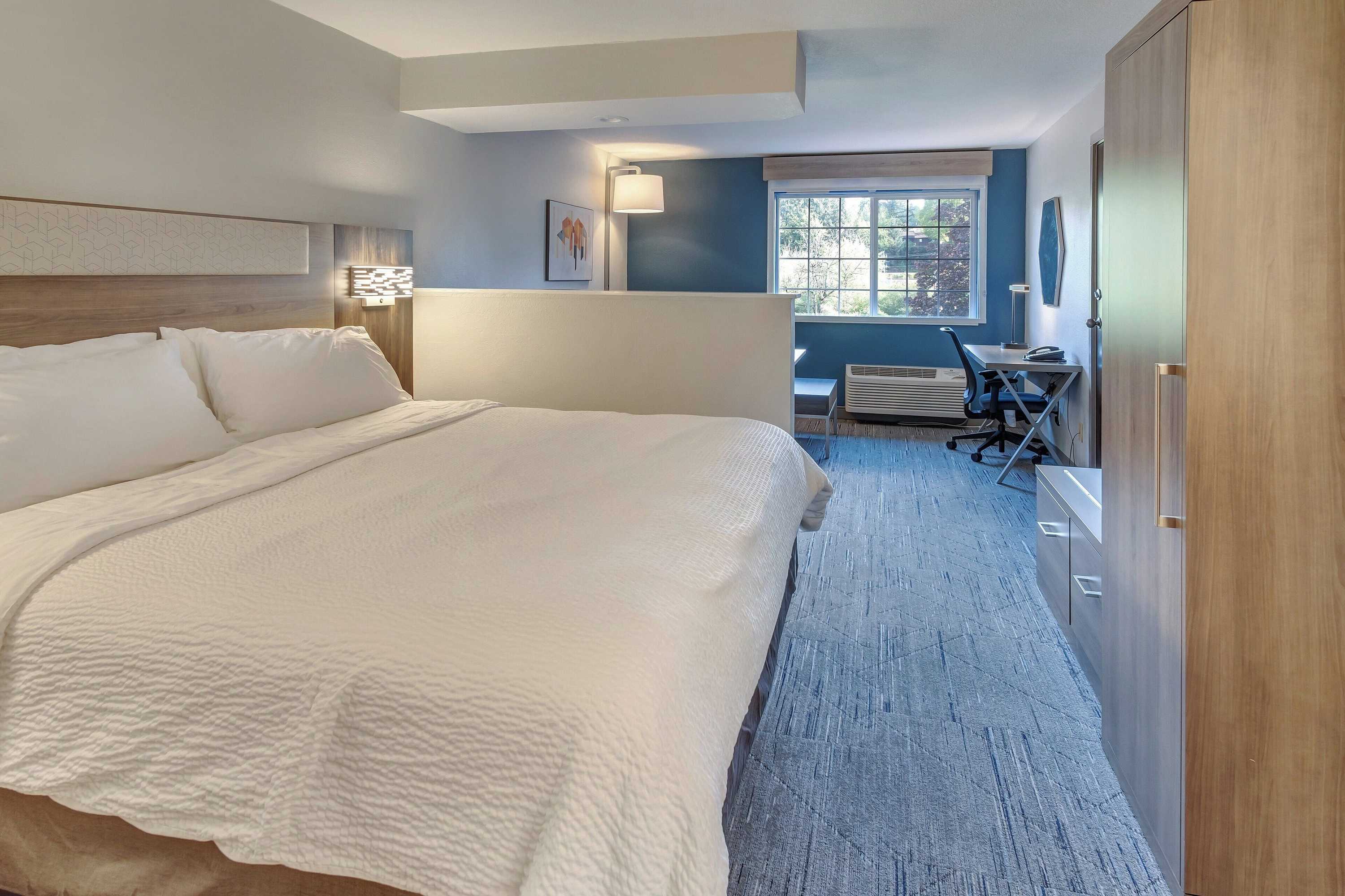 Gift card for Holiday Inn Express Portland East - Troutdale by Ihg Gift card for Holiday Inn Express Portland East - Troutdale by Ihg