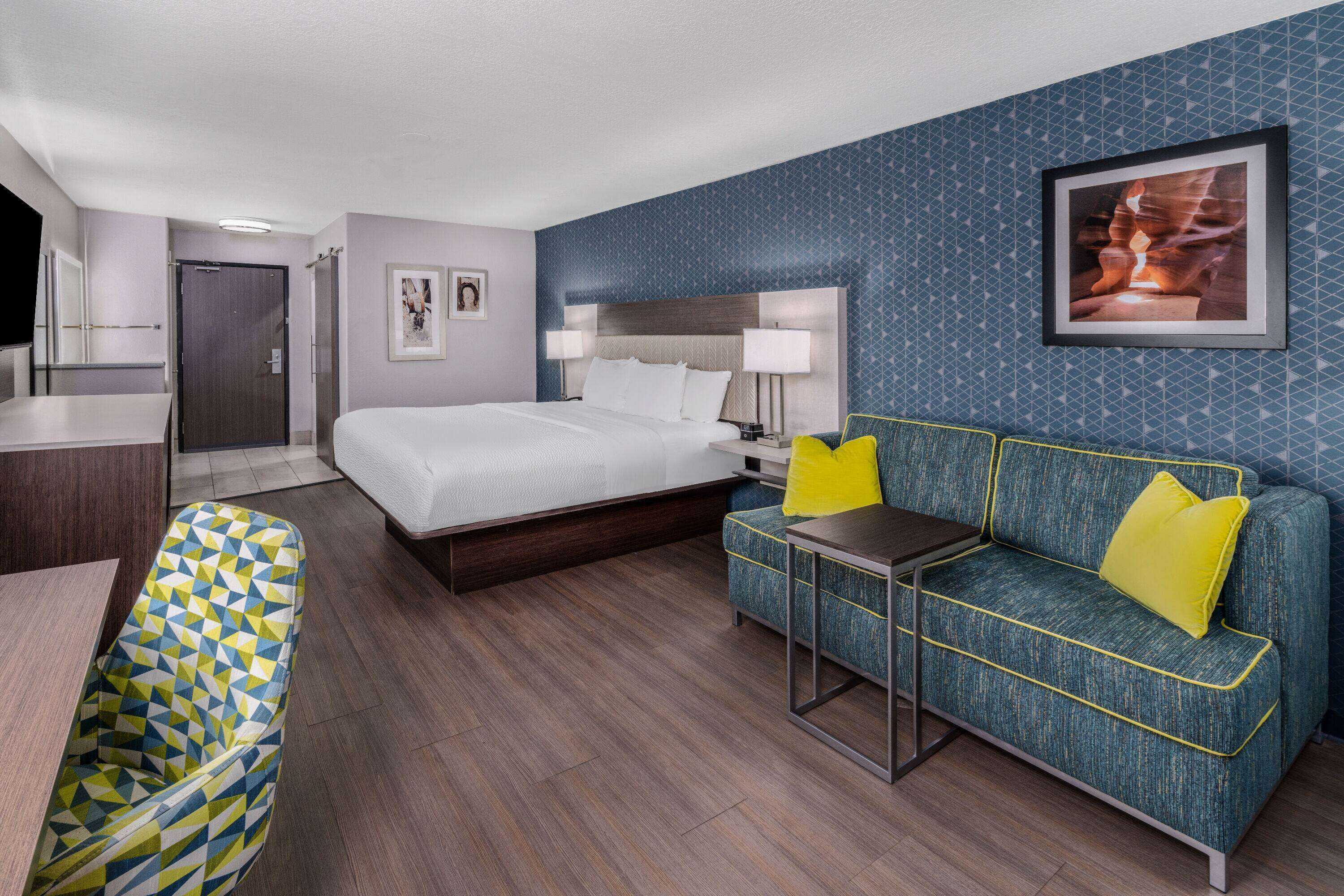 Gift card for La Quinta Inn & Suites by Wyndham Santa Rosa Gift card for La Quinta Inn & Suites by Wyndham Santa Rosa
