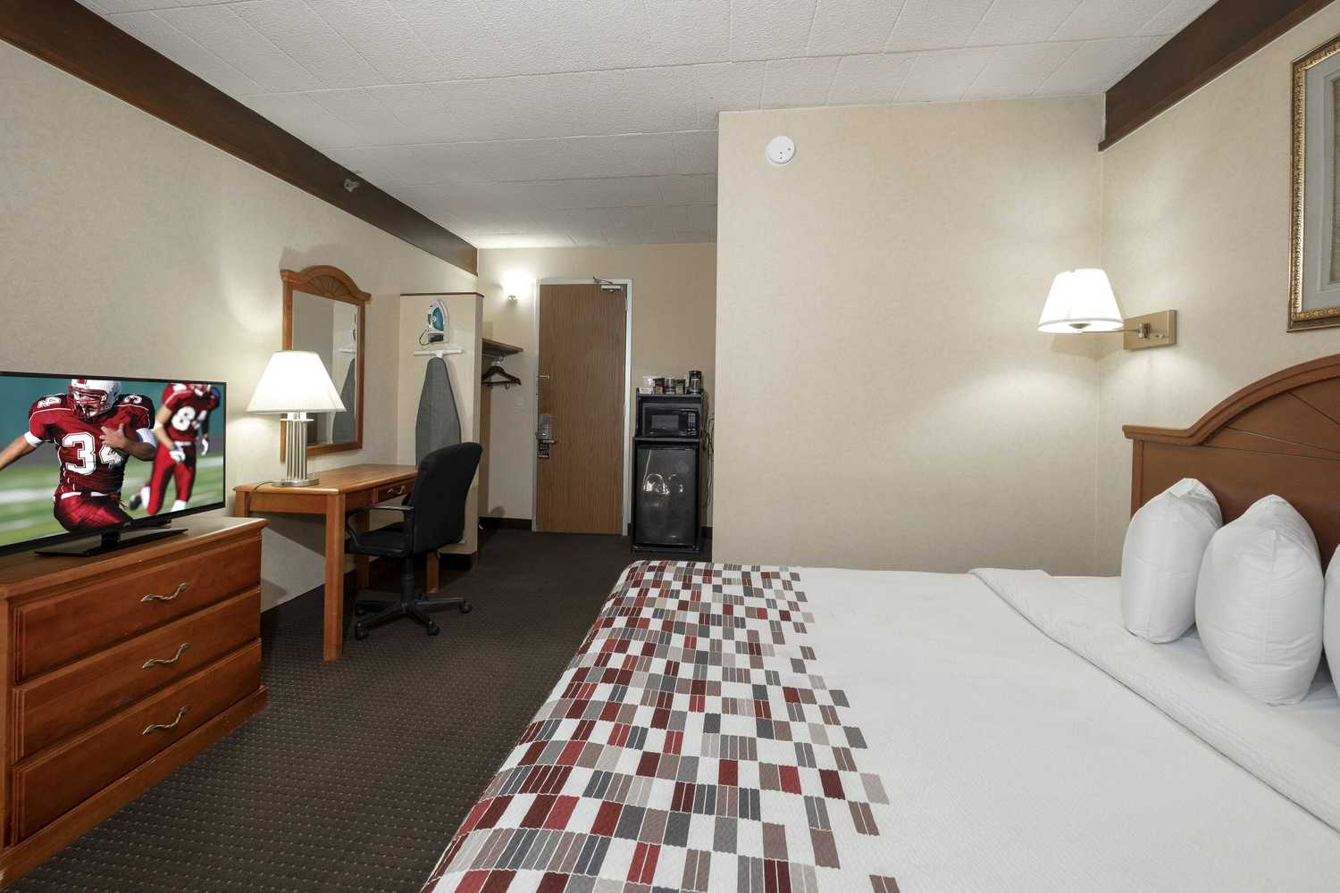 Gift card for Red Roof Inn & Suites Newark - University Gift card for Red Roof Inn & Suites Newark - University