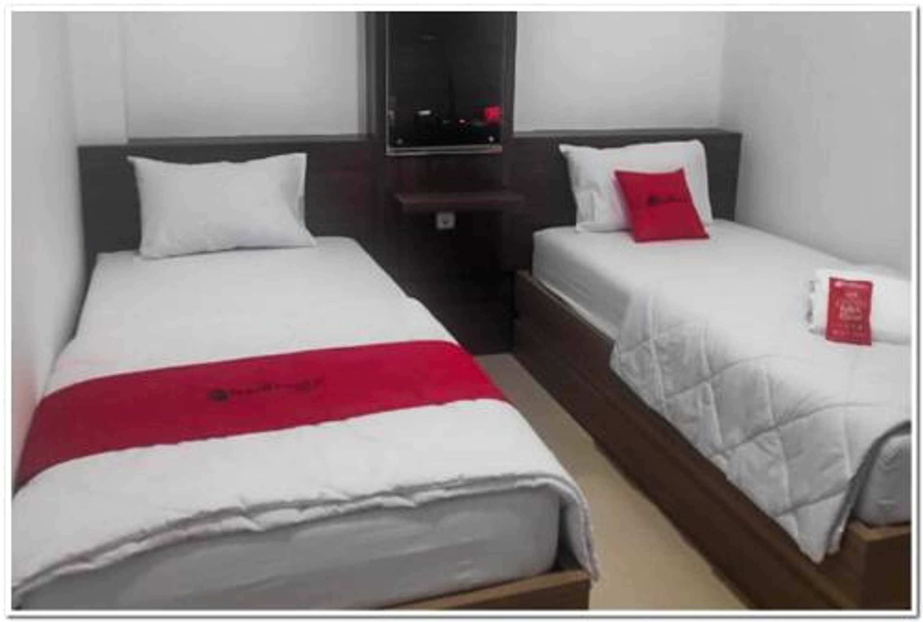 Gift card for Reddoorz Near Moro Mall Purwokerto 2 Gift card for Reddoorz Near Moro Mall Purwokerto 2