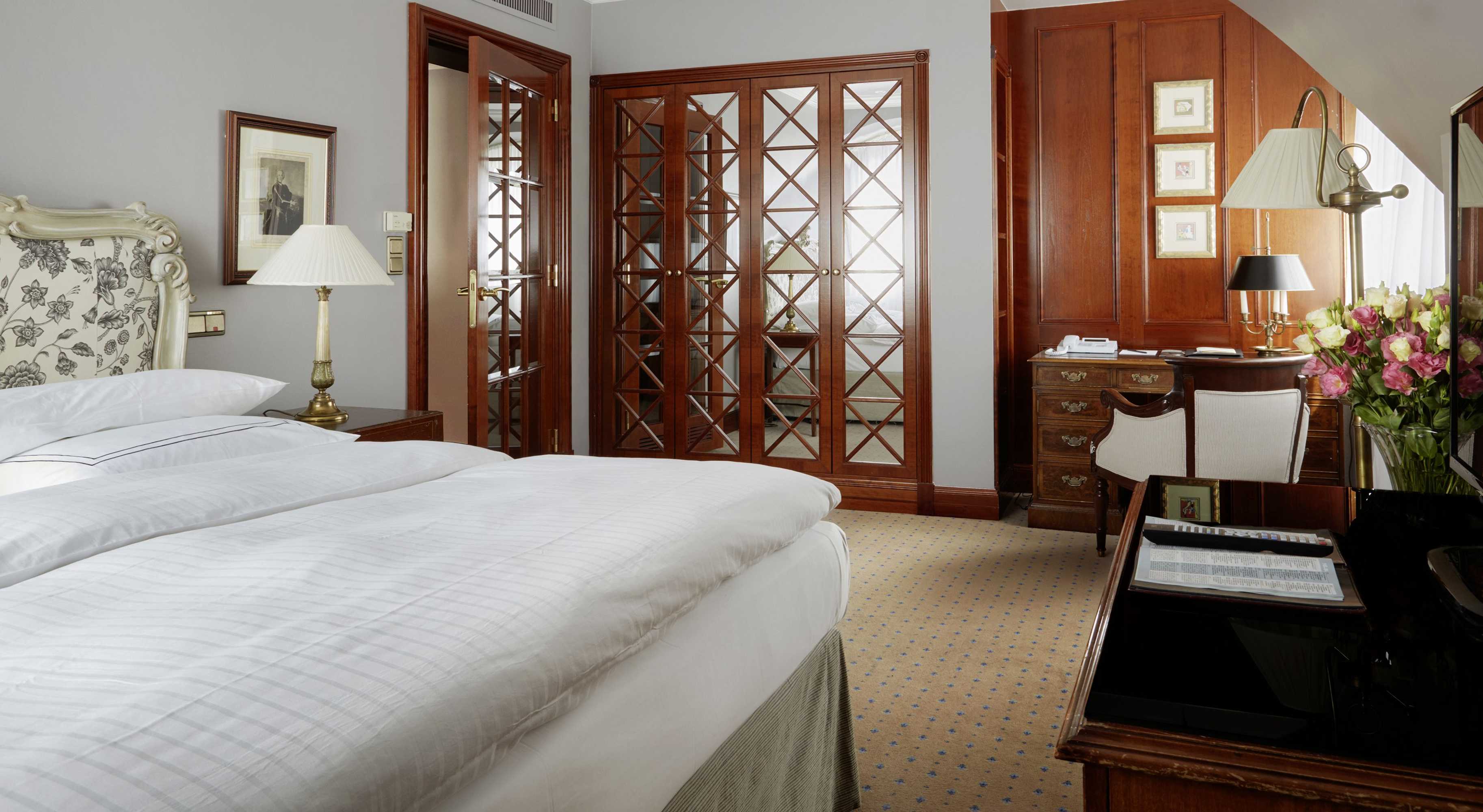 Gift card for Schlosshotel Berlin by Patrick Hellmann Gift card for Schlosshotel Berlin by Patrick Hellmann