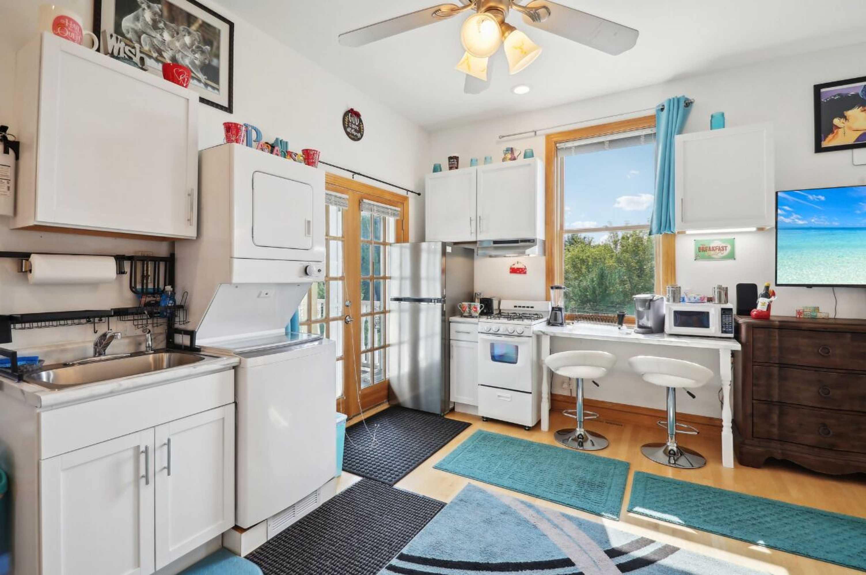 Gift card for The Starlight Tower Ocean Breeze Suite 1 Bedroom Apartment Hotel by Redawning