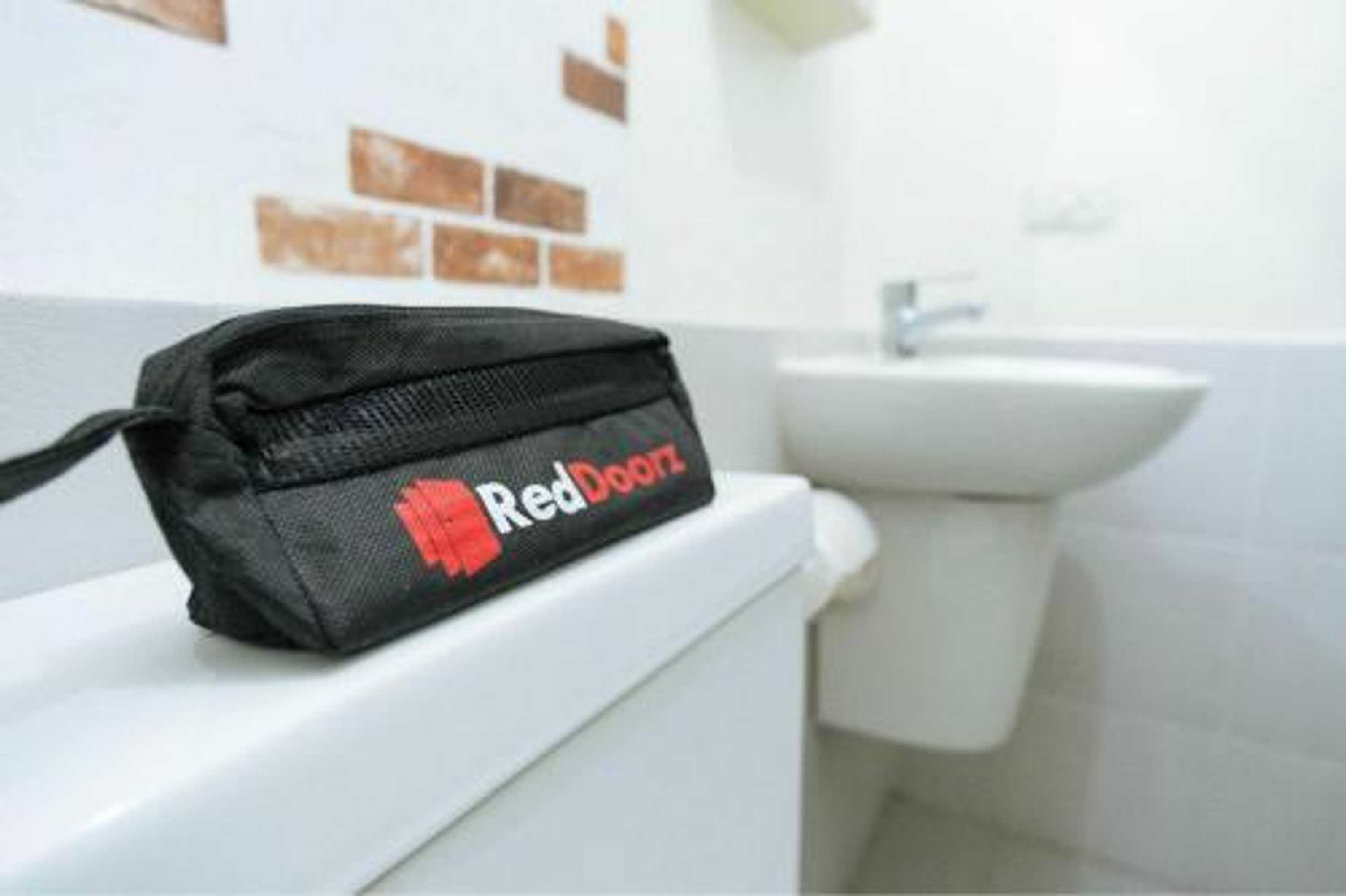 Gift card for Reddoorz @ Simpang Pos Medan Gift card for Reddoorz @ Simpang Pos Medan