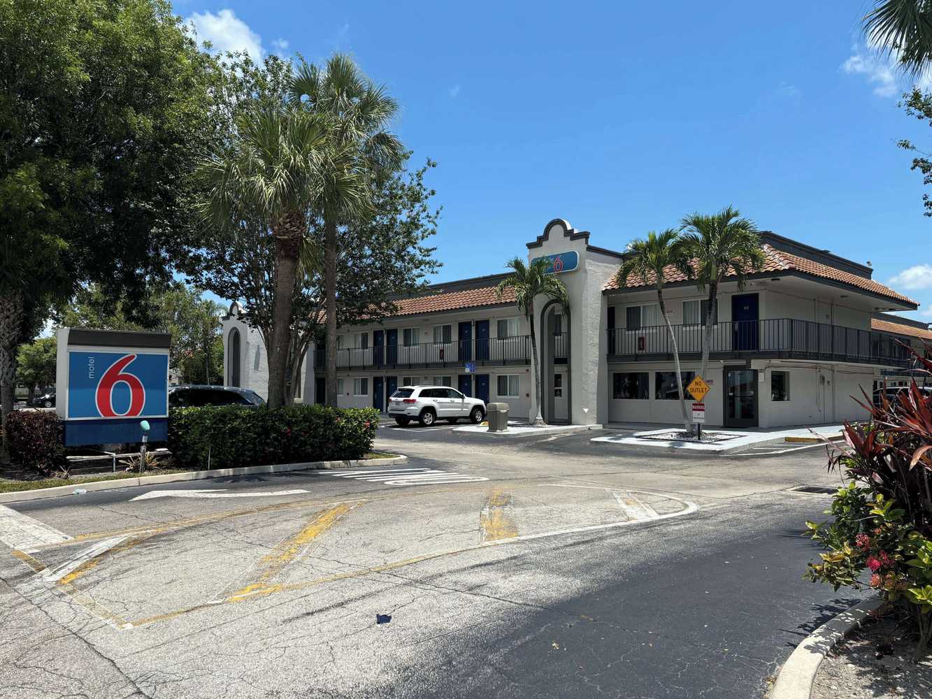 Gift card for Motel 6 Riviera Beach, FL Gift card for Motel 6 Riviera Beach, FL